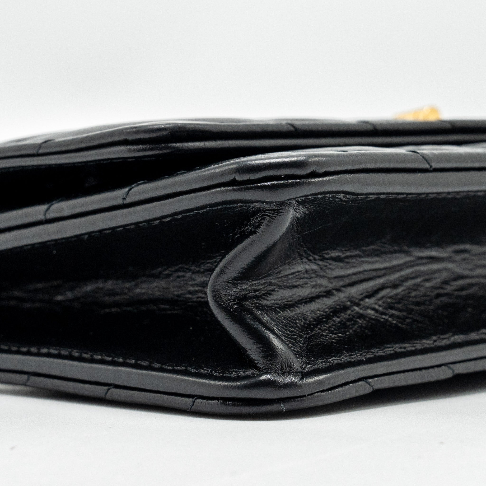 chanel-chevron-2-55-reissue-wallet-on-chain-aged-calfskin-black-ghw-microchip