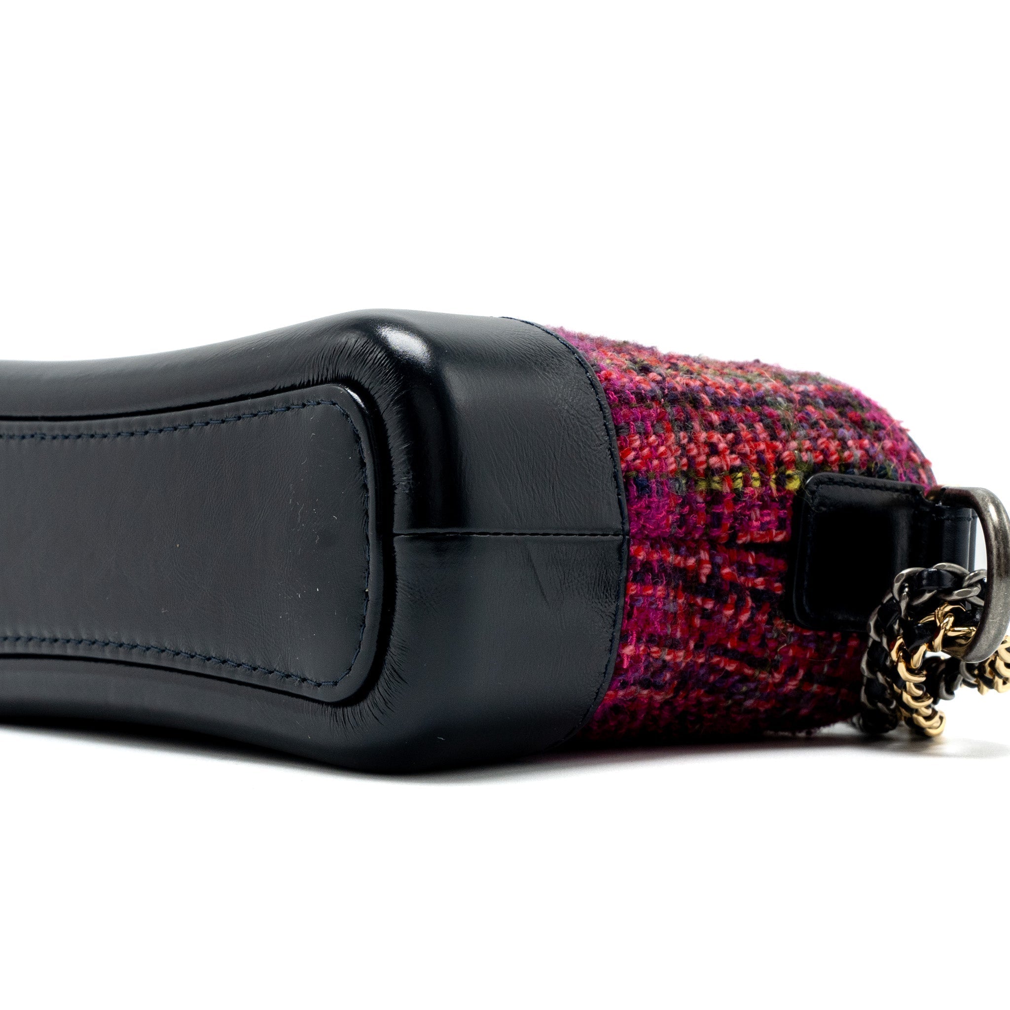 chanel-small-gabrielle-hobo-bag-tweed-calfskin-multicolour-multicolour-hardware