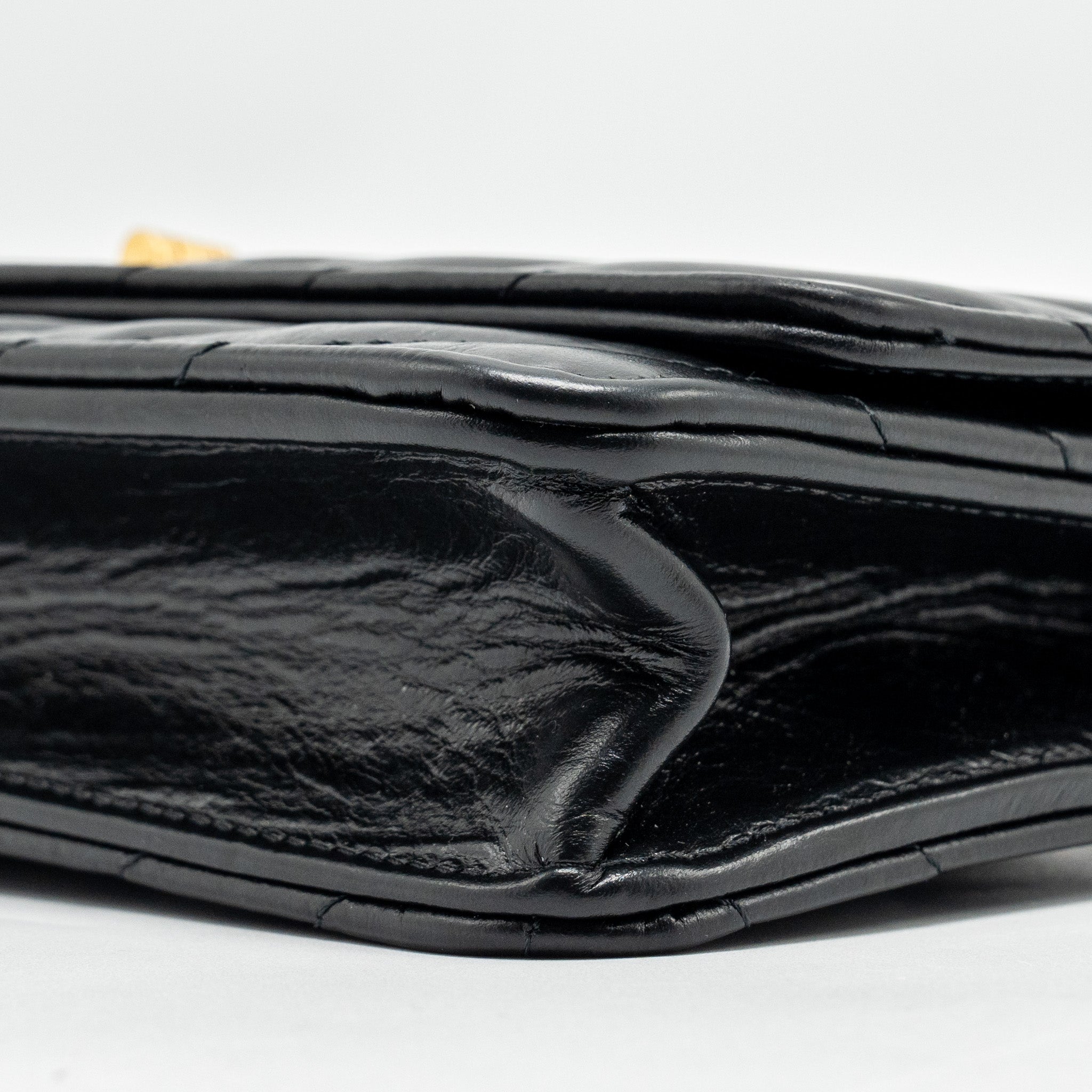 chanel-chevron-2-55-reissue-wallet-on-chain-aged-calfskin-black-ghw-microchip