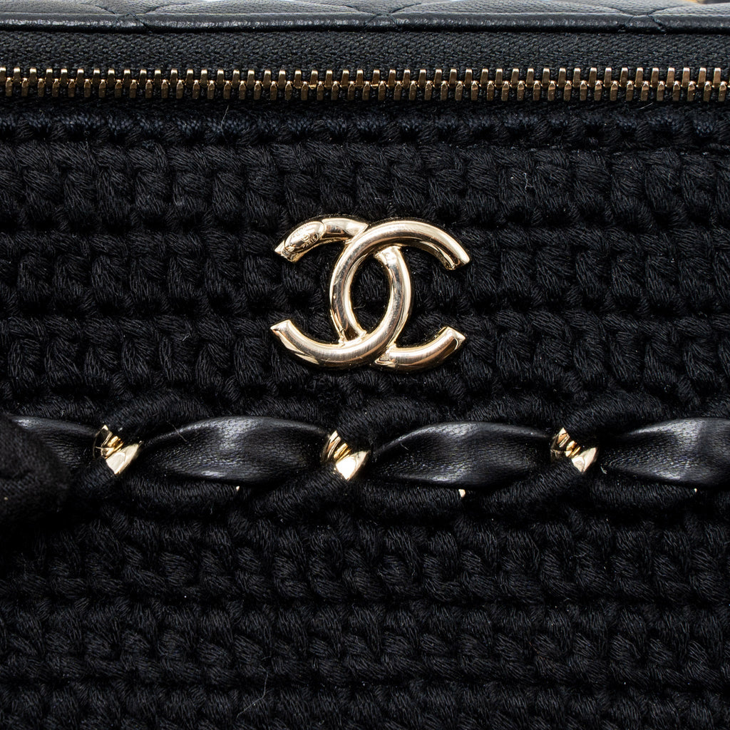chanel-long-vanity-with-giant-chain-tweed-lambskin-black-lghw