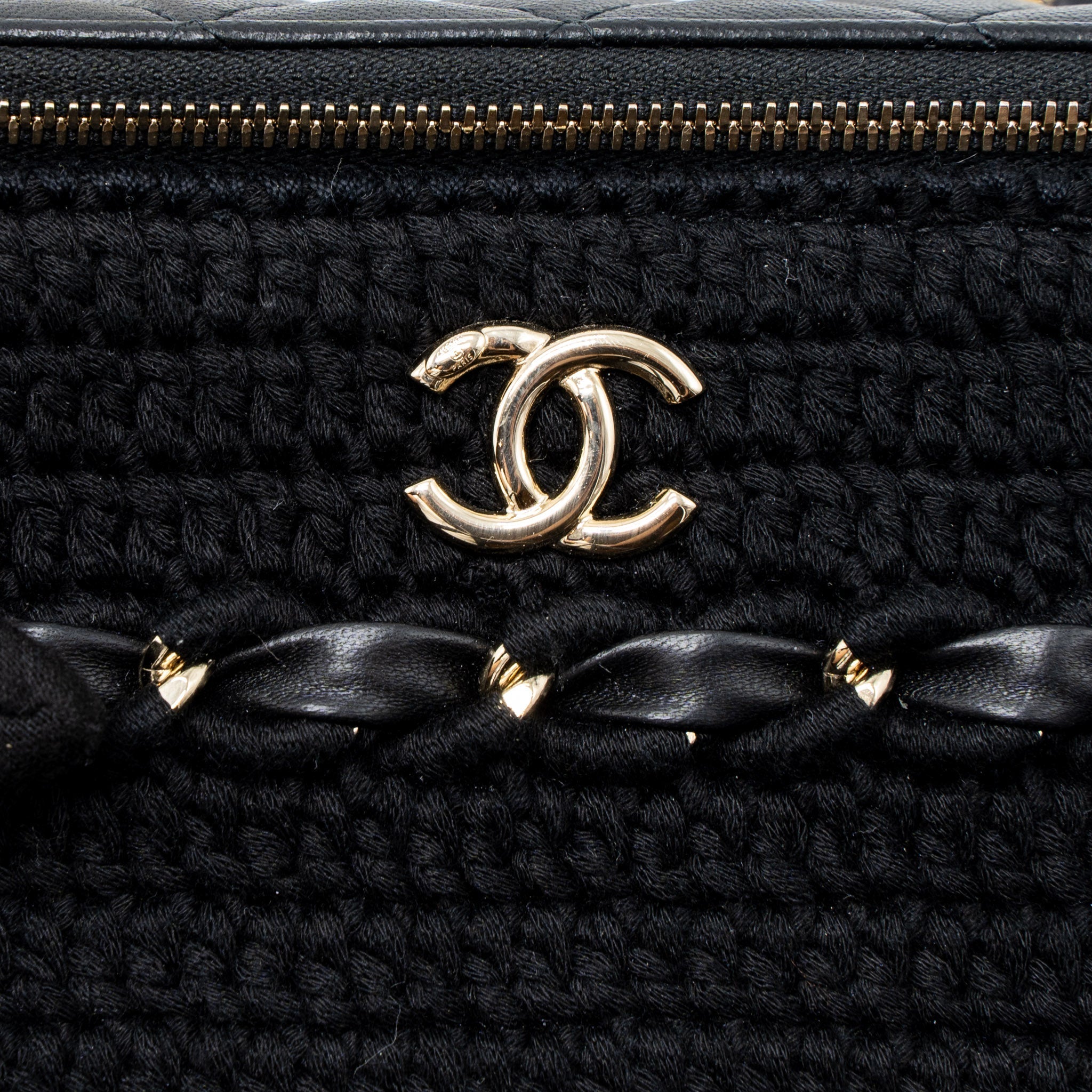 chanel-long-vanity-with-giant-chain-tweed-lambskin-black-lghw