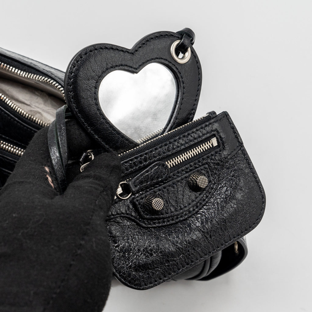 balenciaga-le-cargole-small-shoulder-bag-lambskin-black-shw-1