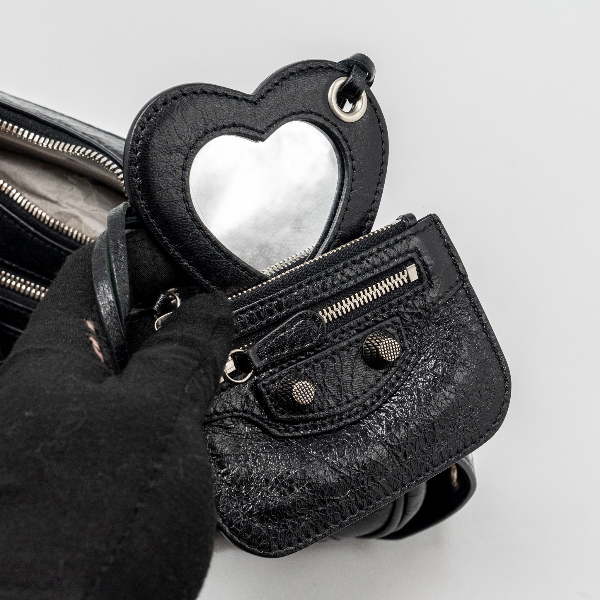 balenciaga-le-cargole-small-shoulder-bag-lambskin-black-shw-1