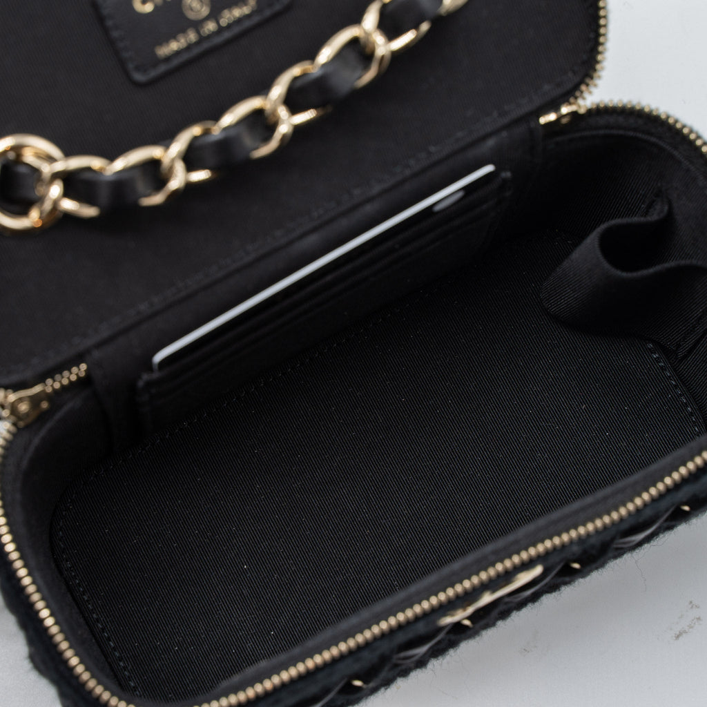 chanel-long-vanity-with-giant-chain-tweed-lambskin-black-lghw