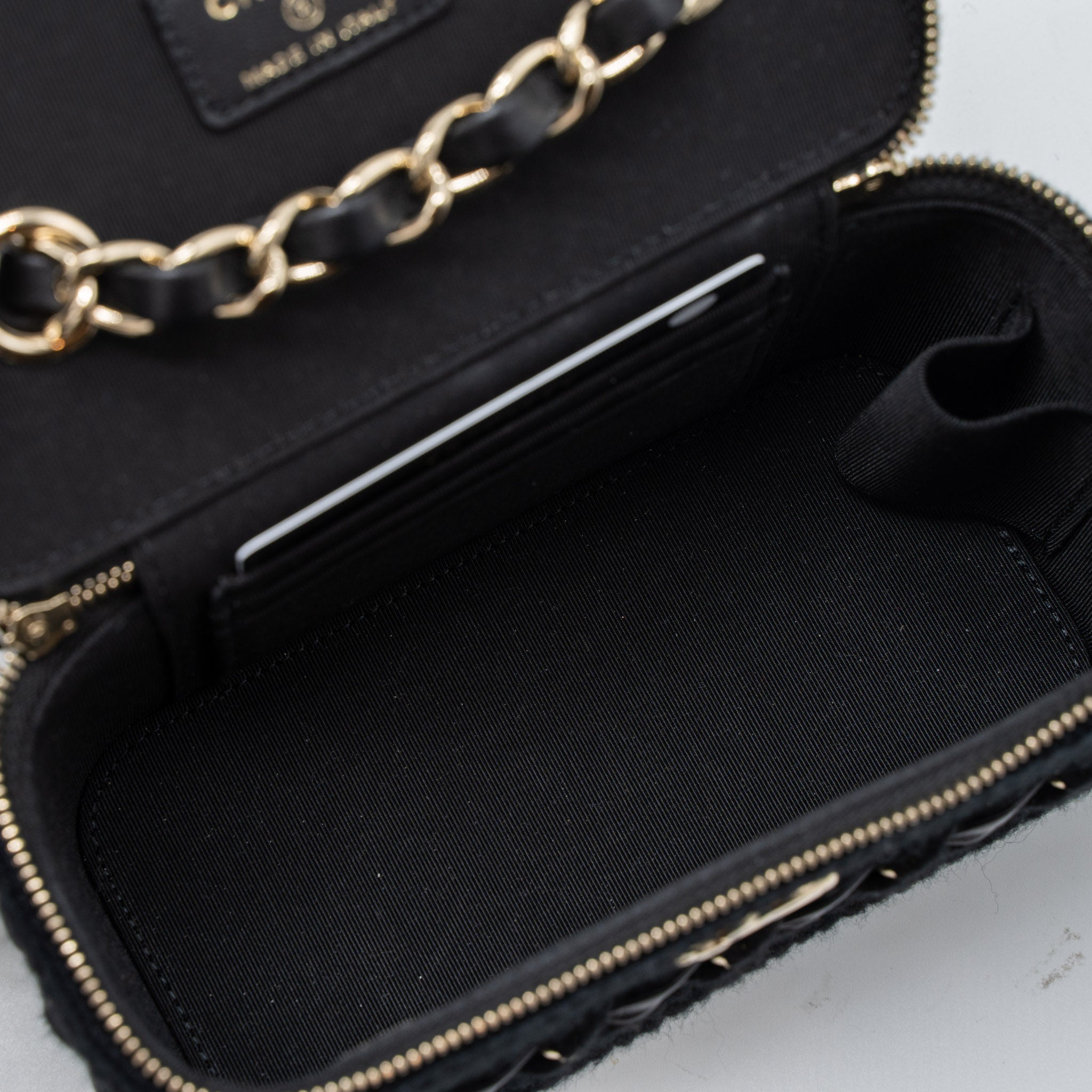 chanel-long-vanity-with-giant-chain-tweed-lambskin-black-lghw