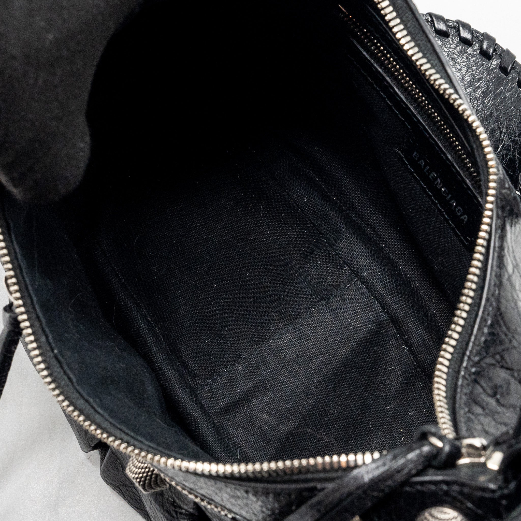 balenciaga-le-cargole-small-shoulder-bag-lambskin-black-shw-1