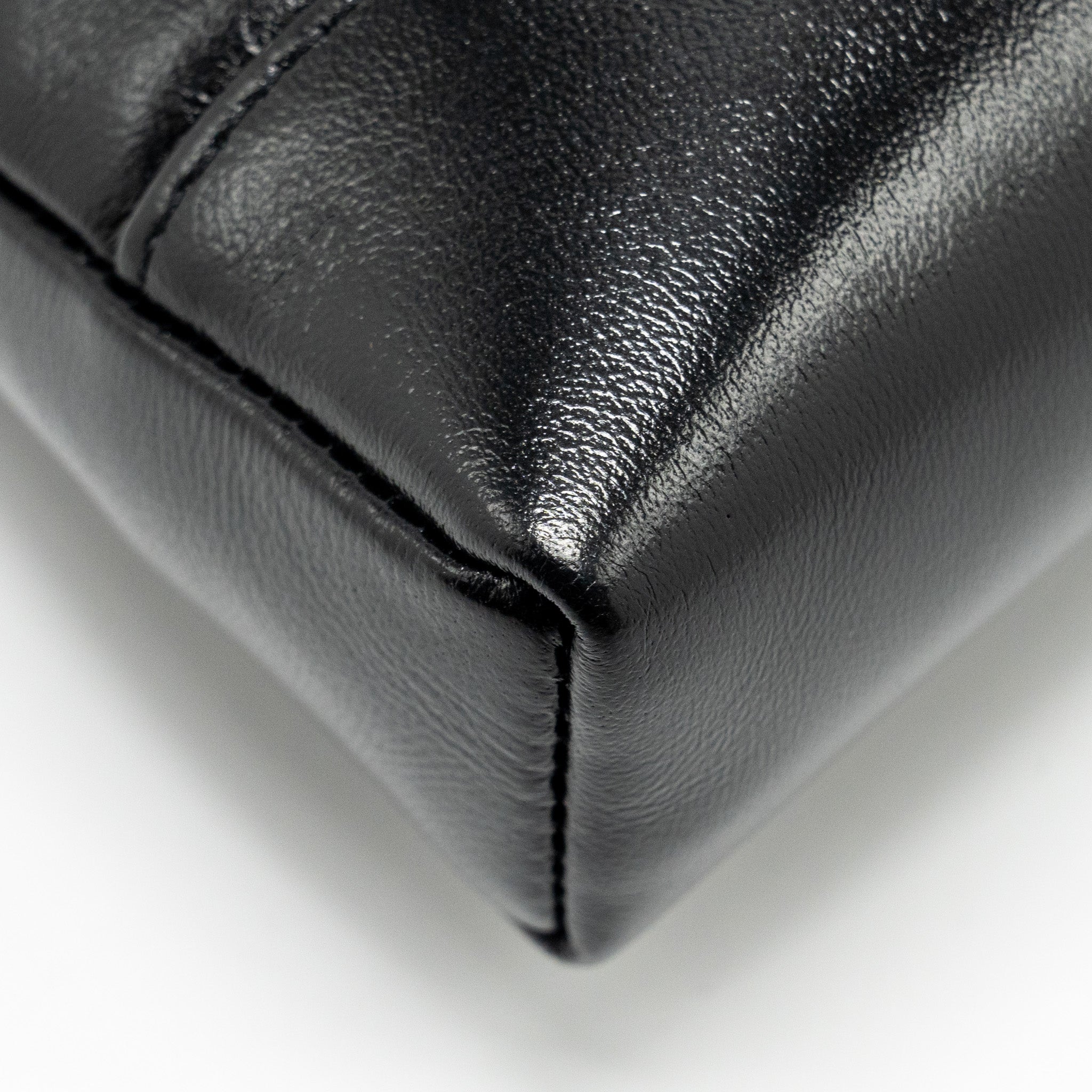 chanel-mini-31-clutch-with-chain-shiny-lambskin-black-lghwmicrochip