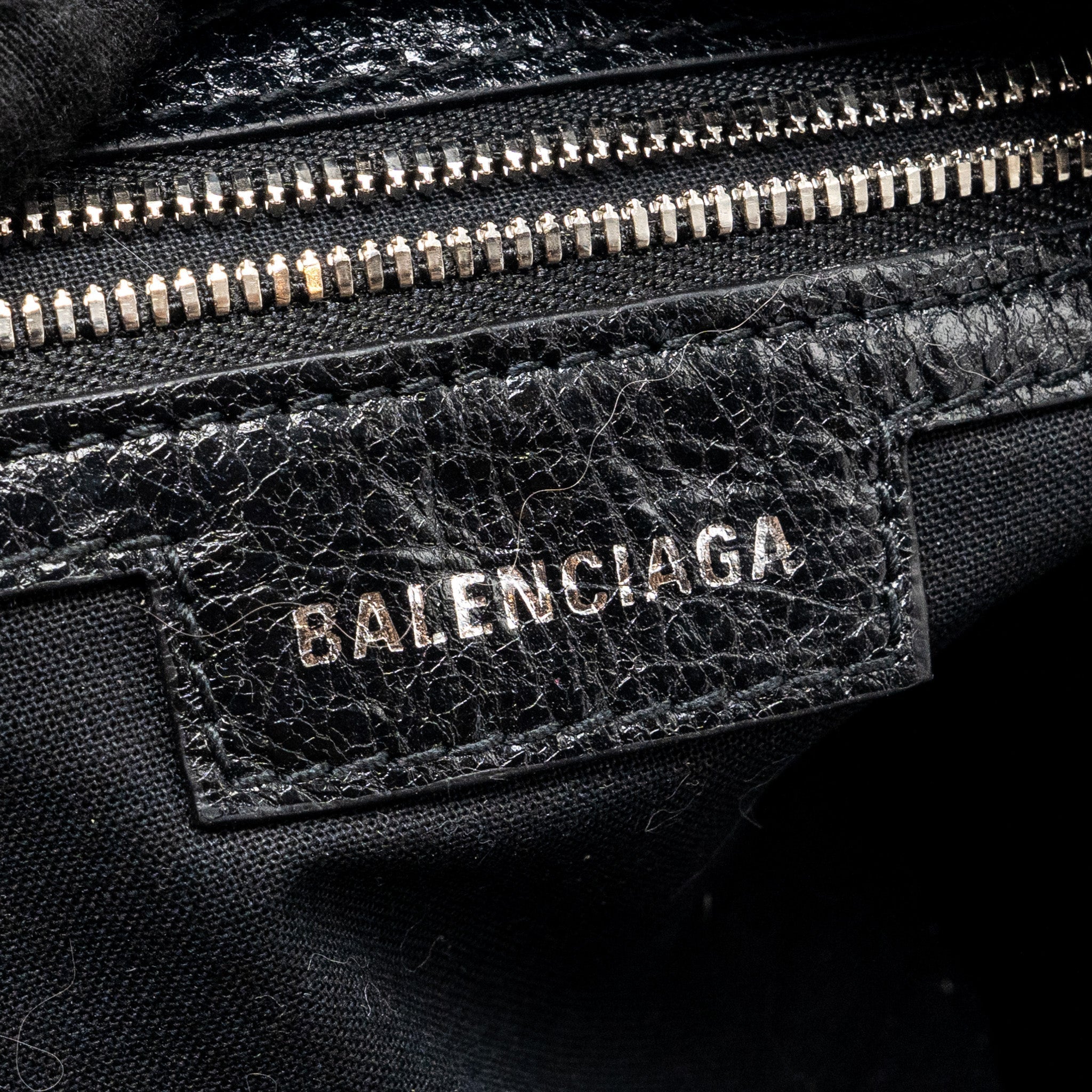 balenciaga-le-cargole-small-shoulder-bag-lambskin-black-shw-1