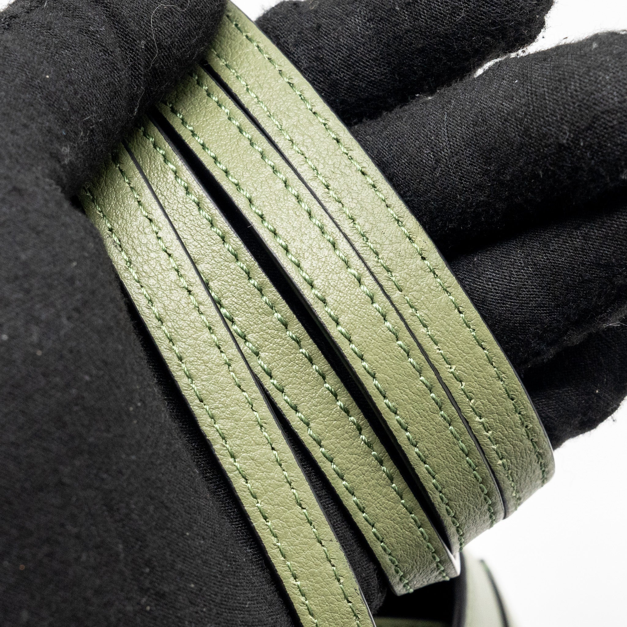 loewe-elephant-pocket-calfskin-avocado-green