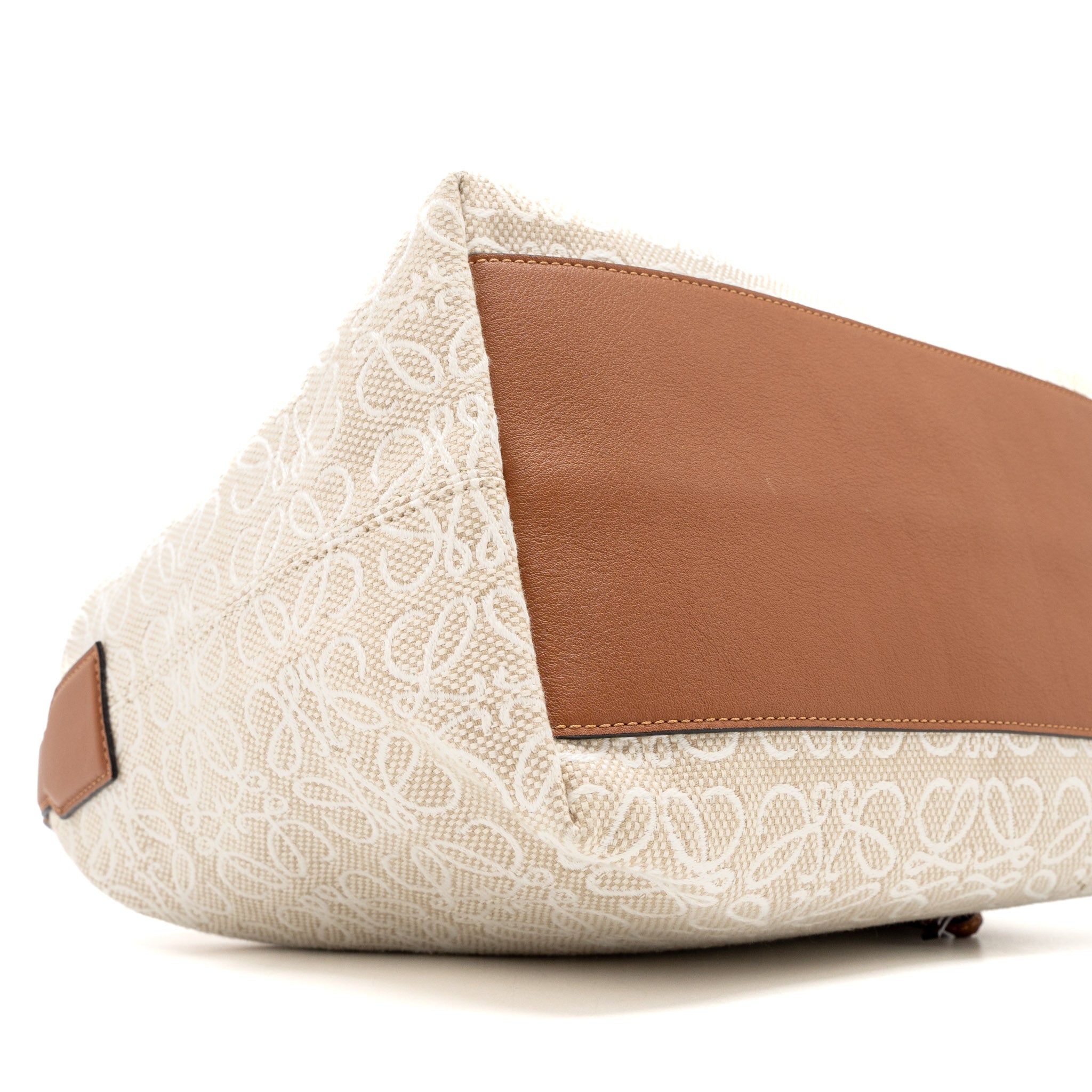 loewe-medium-cubi-anagram-bag-trimmed-leather-jacquard-canvas-beige-brown-ghw