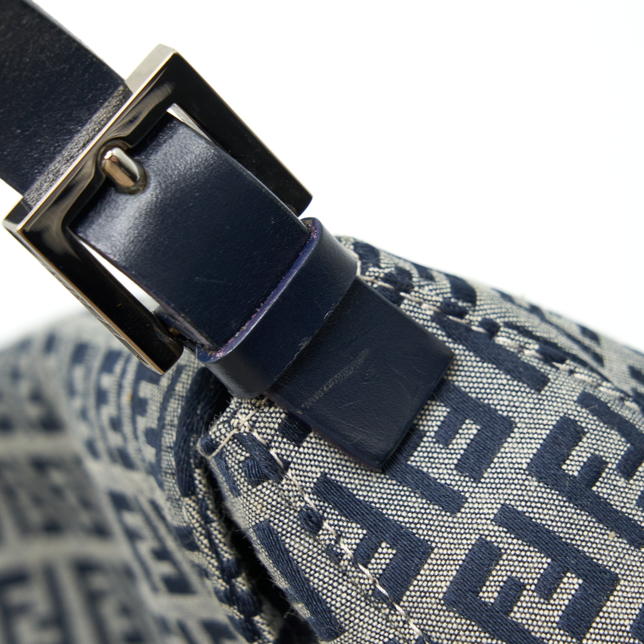 fendi-vintage-baguette-should-bag-fabric-black-grey-shw
