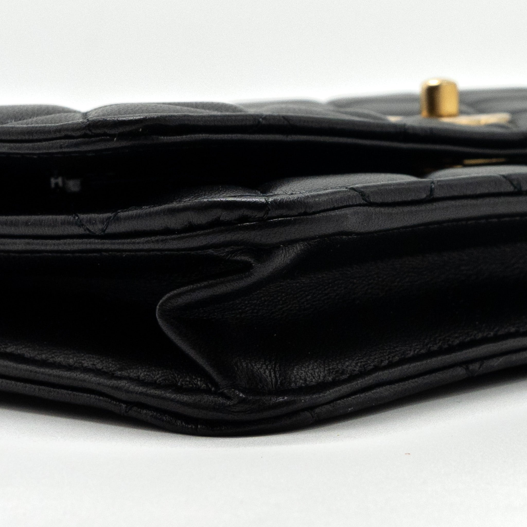 chanel-pearl-crush-wallet-on-chain-lambskin-black-ghw-microchip-10