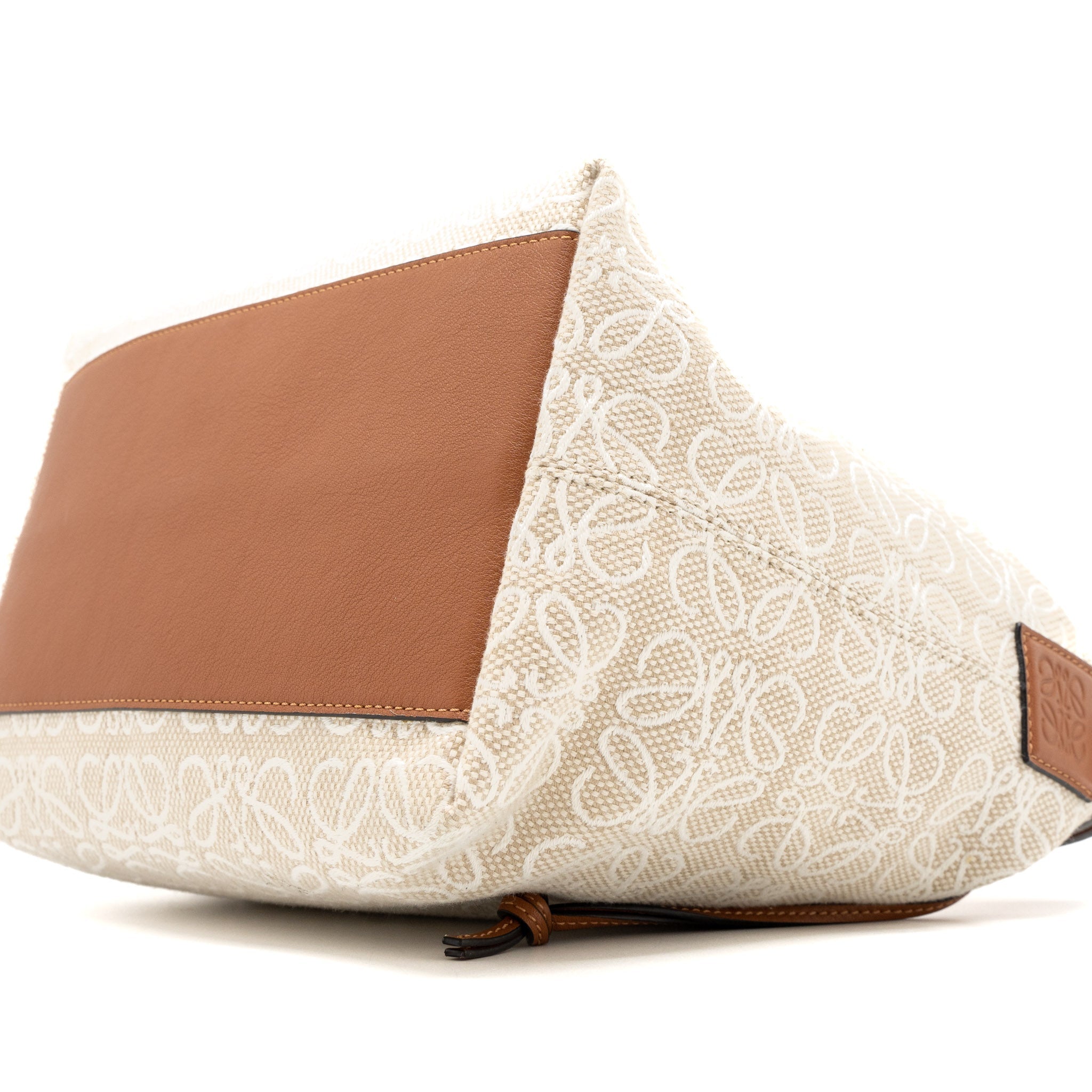 loewe-medium-cubi-anagram-bag-trimmed-leather-jacquard-canvas-beige-brown-ghw