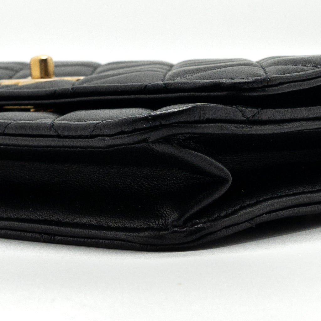 chanel-pearl-crush-wallet-on-chain-lambskin-black-ghw-microchip-10