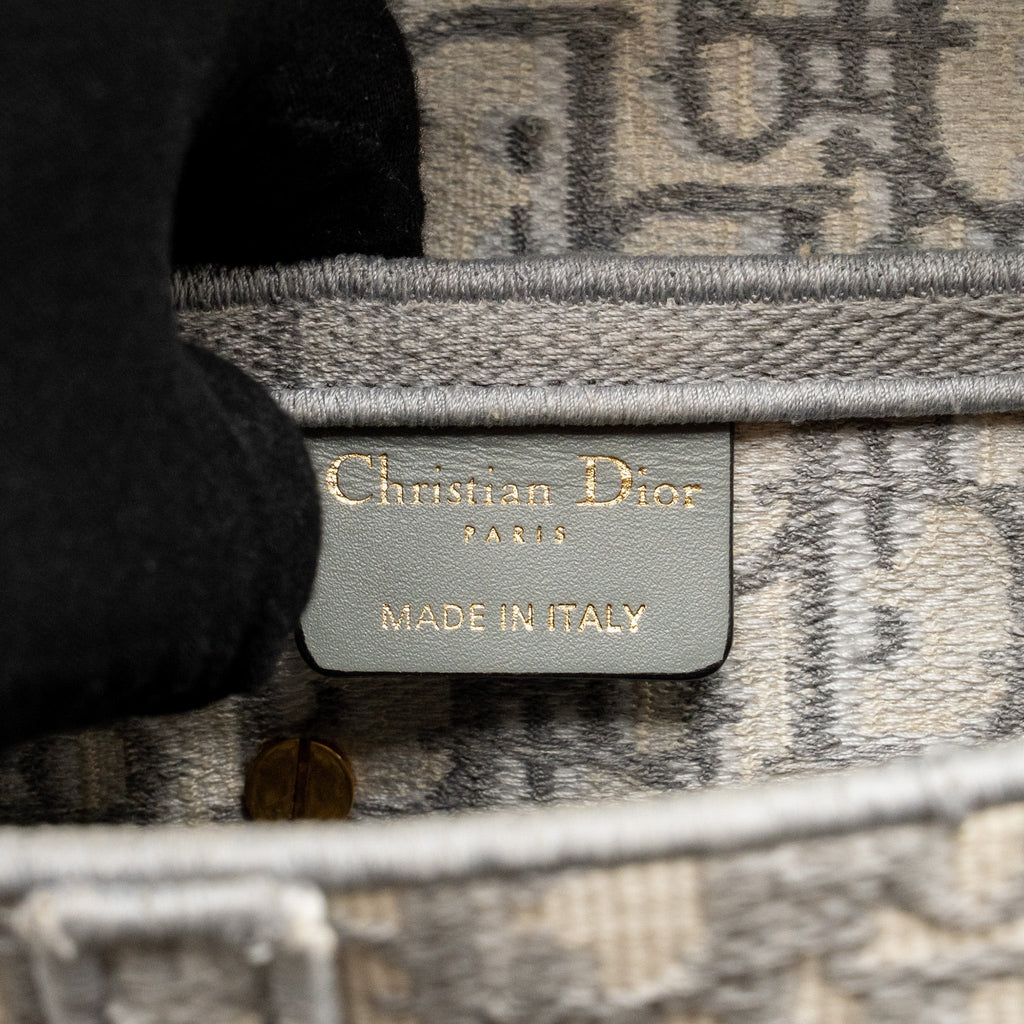 dior-medium-saddle-bag-dior-oblique-embroidery-light-grey-ghw