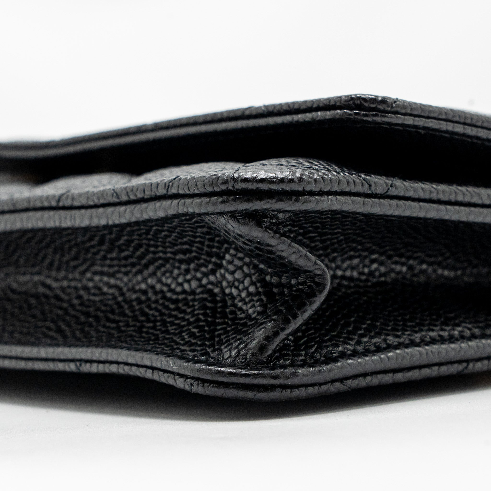 chanel-classic-wallet-on-chain-caviar-black-ghwmicrochip-3
