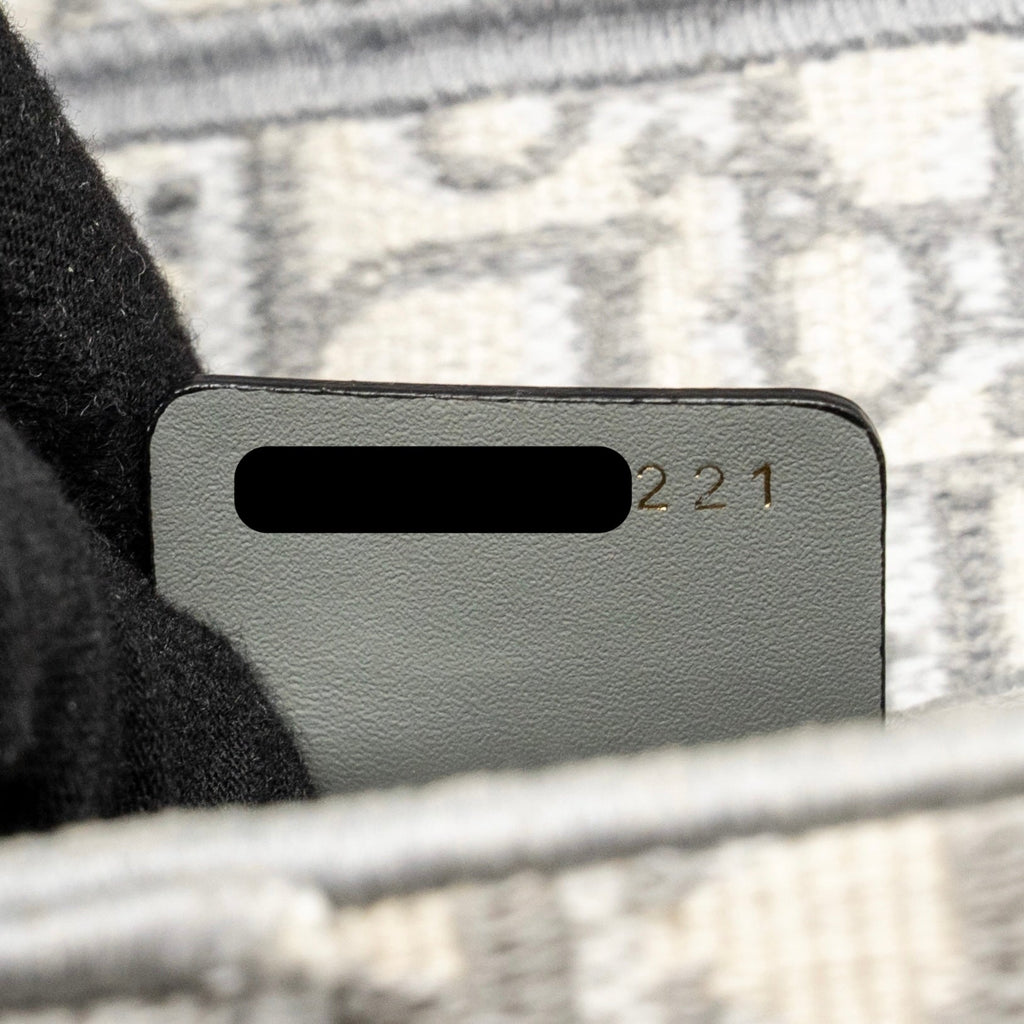 dior-medium-saddle-bag-dior-oblique-embroidery-light-grey-ghw