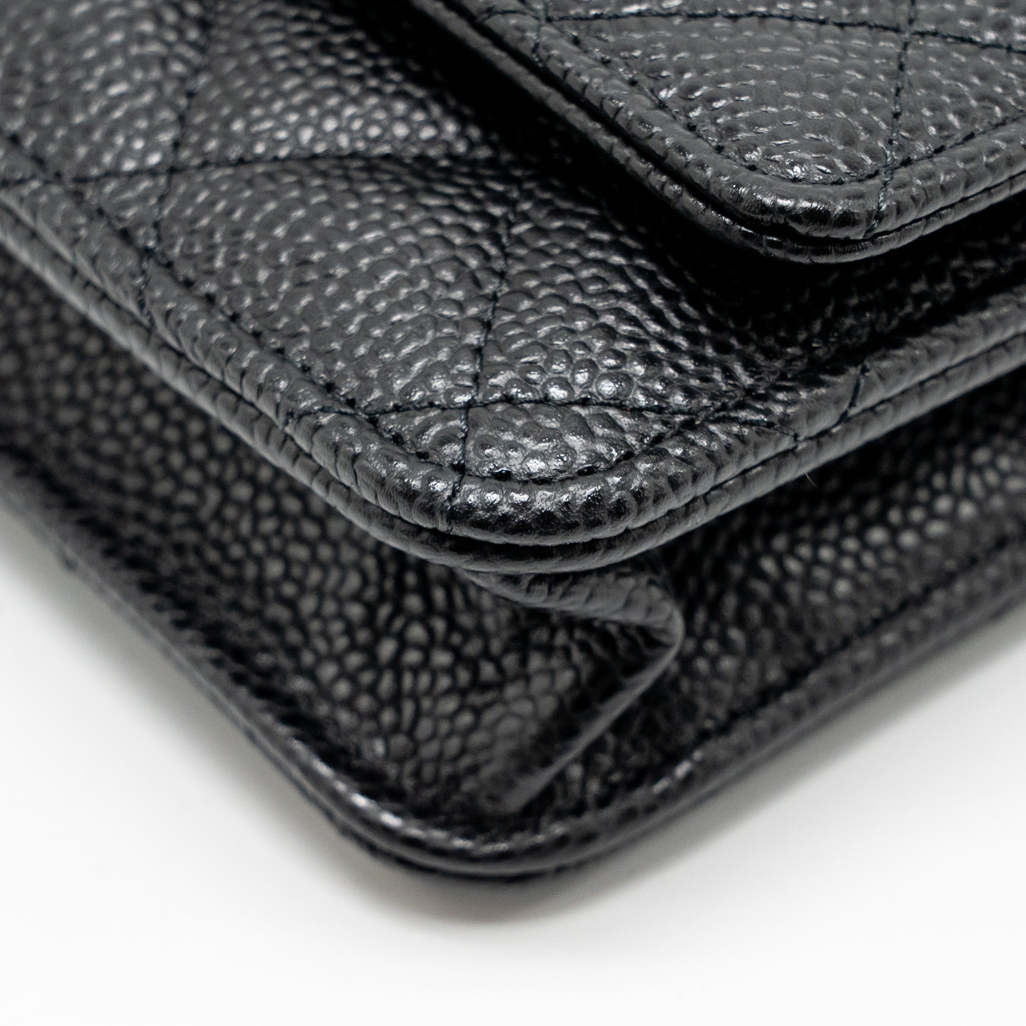 chanel-classic-wallet-on-chain-caviar-black-ghwmicrochip-3