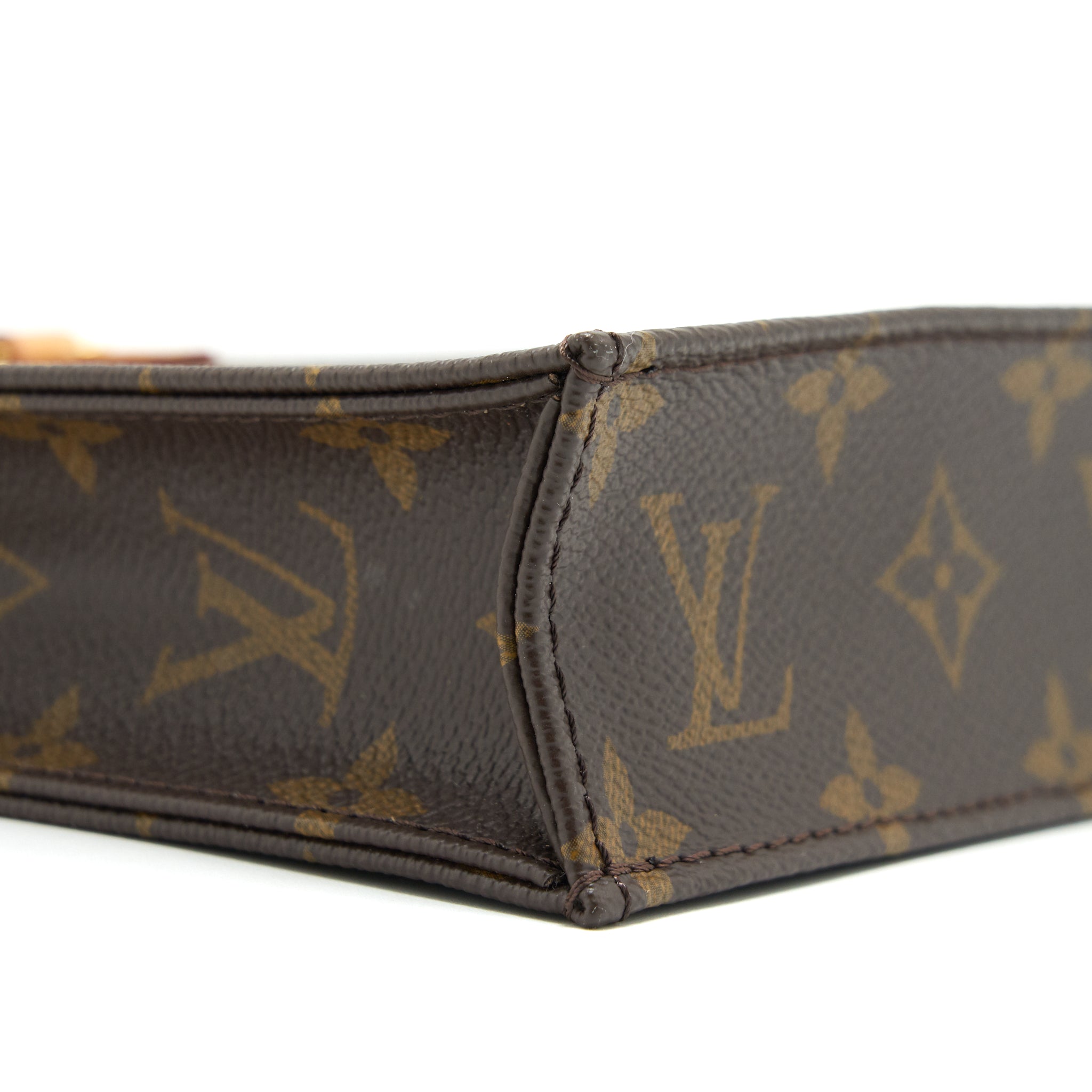 louis-vuitton-petit-sac-plat-in-monogram-2