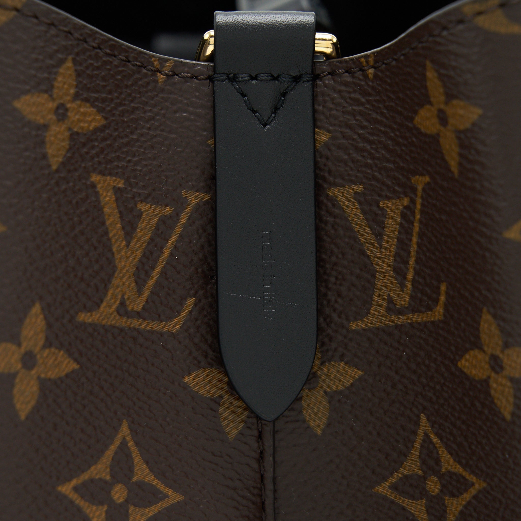 louis-vuitton-neo-noe-monogram-canvas-black-3