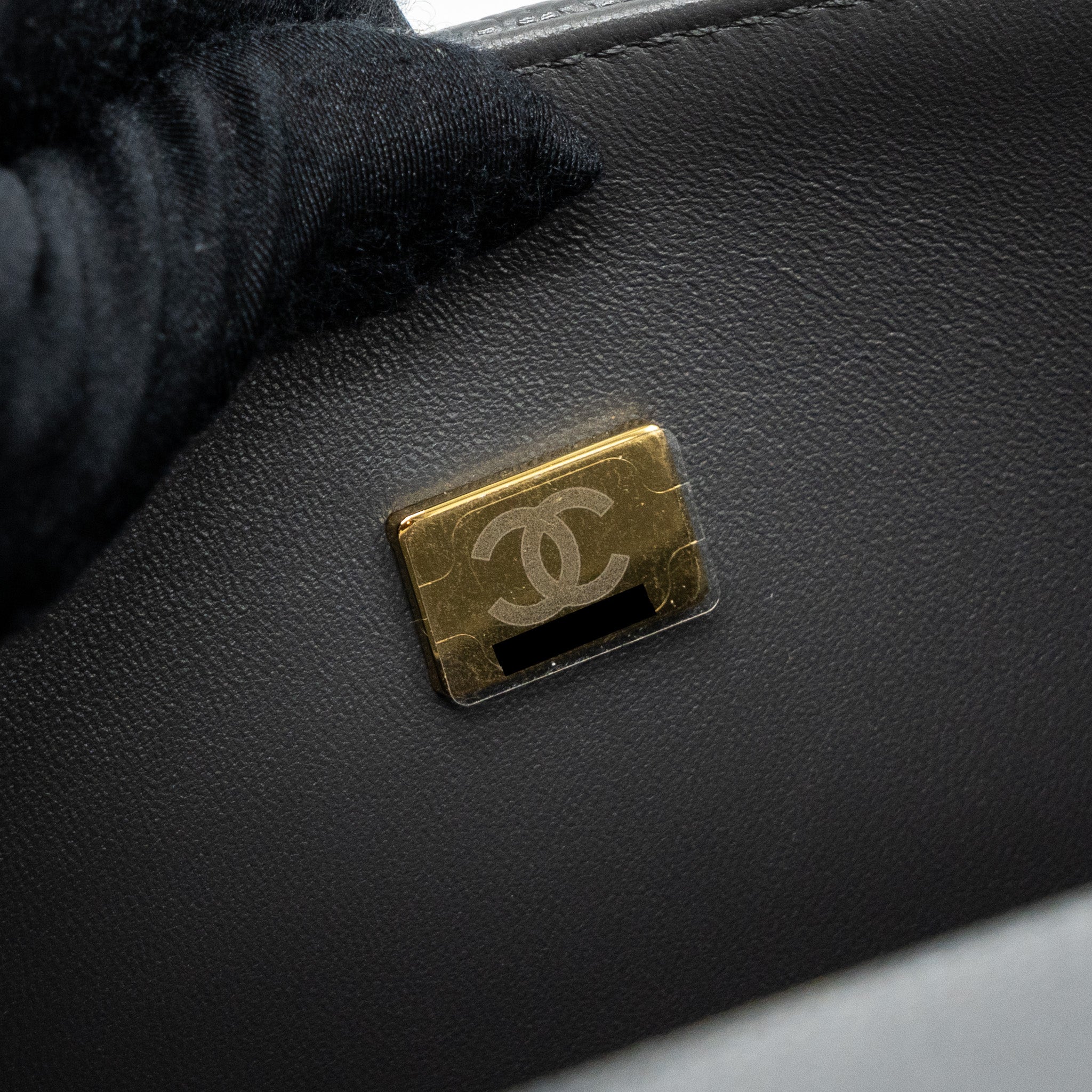 chanel-small-boy-bag-caviar-grey-lghw-microchip