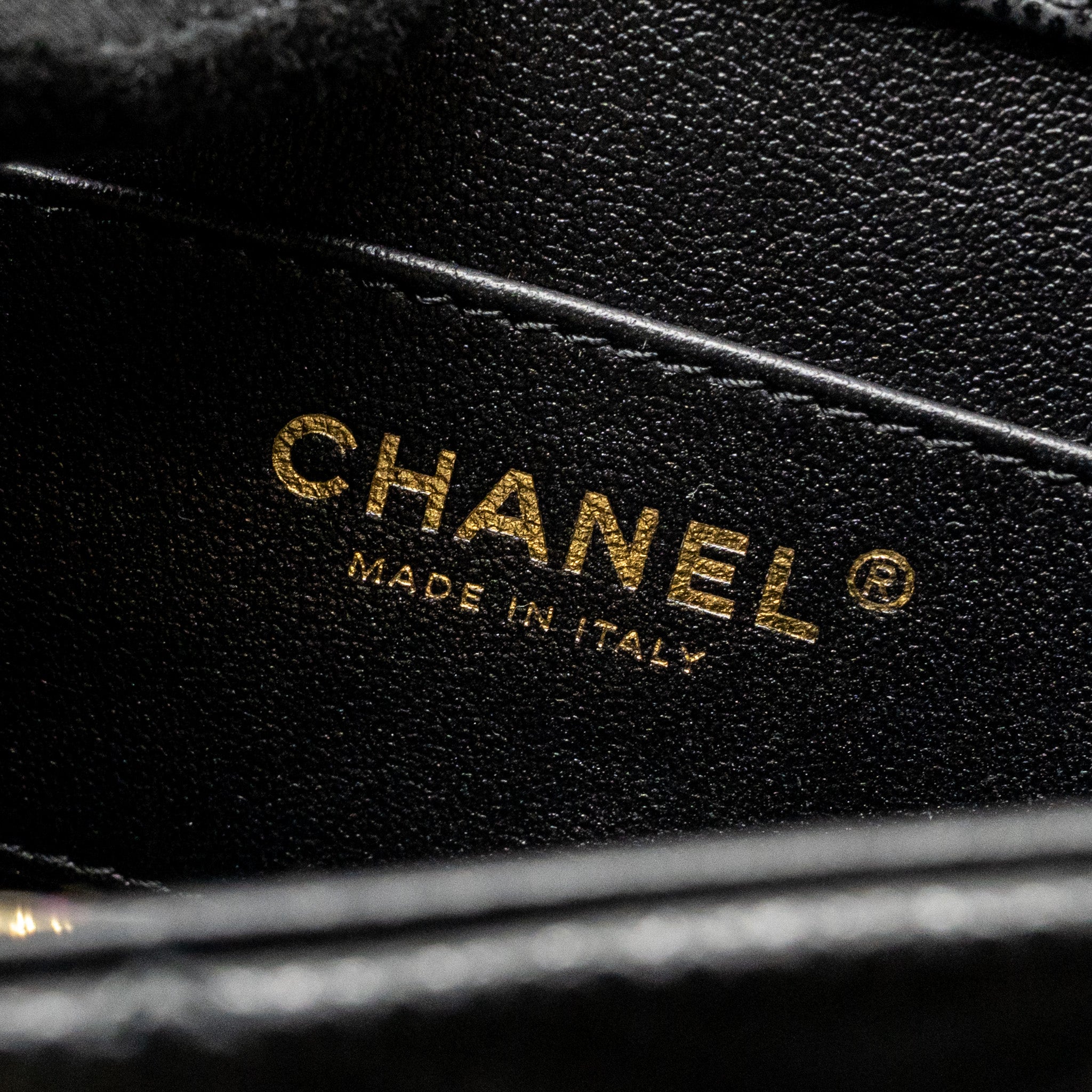 chanel-25s-mini-coco-crush-handle-bag-caviar-black-lghw-microchip