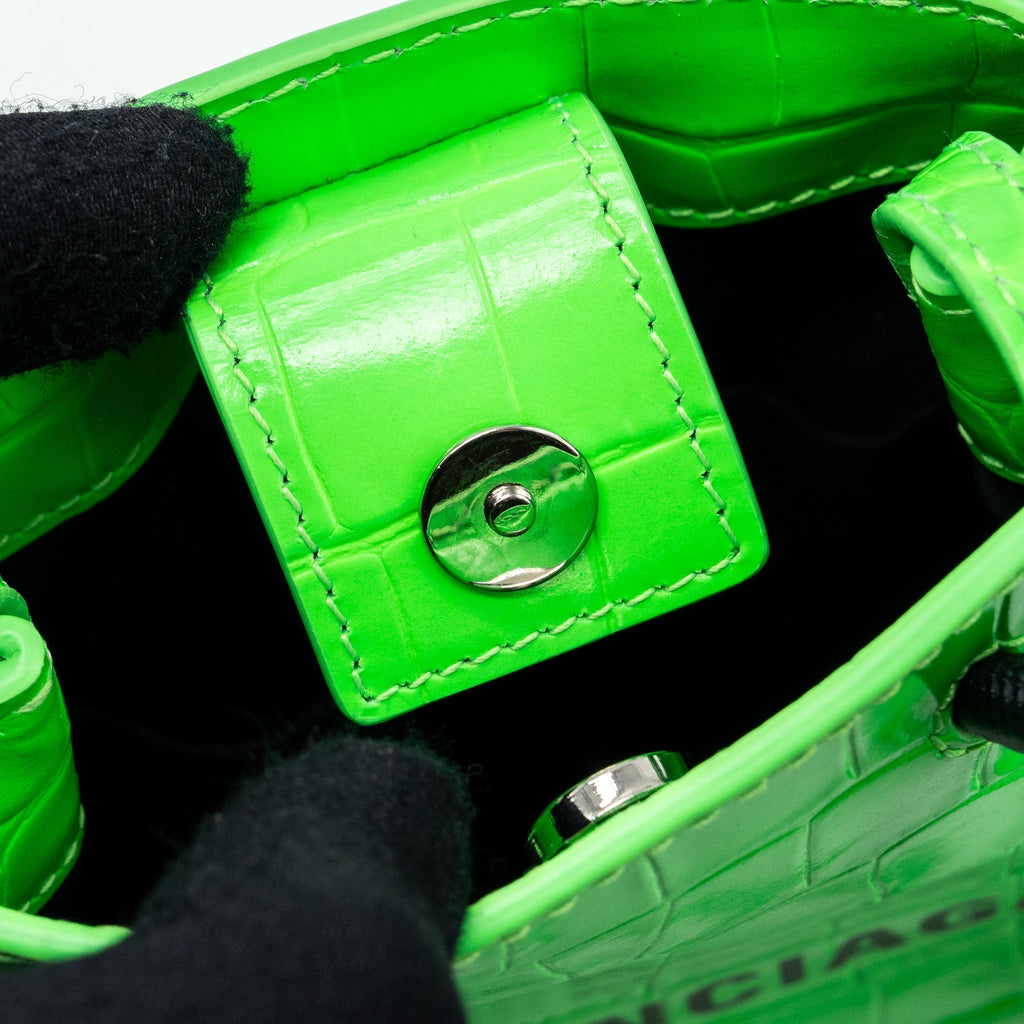 balenciaga-shopping-iphone-holder-crocodile-embossed-leather-green-black-shw