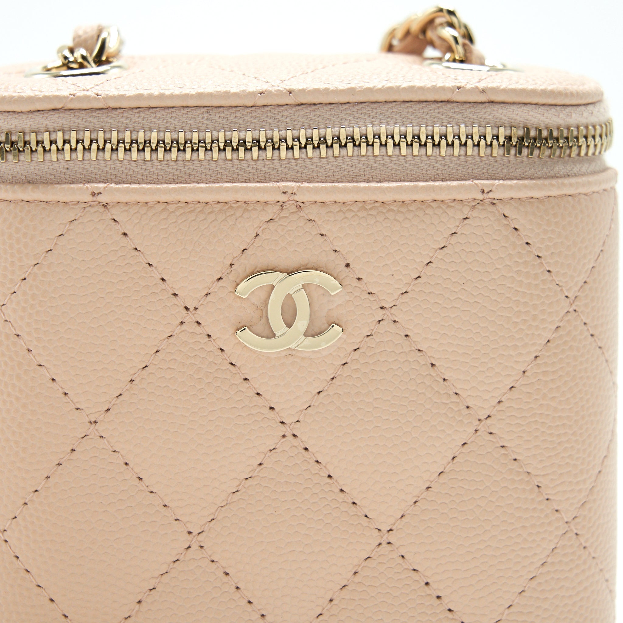 chanel-22c-light-beige-caviar-vertical-vanity-with-chain-lghw