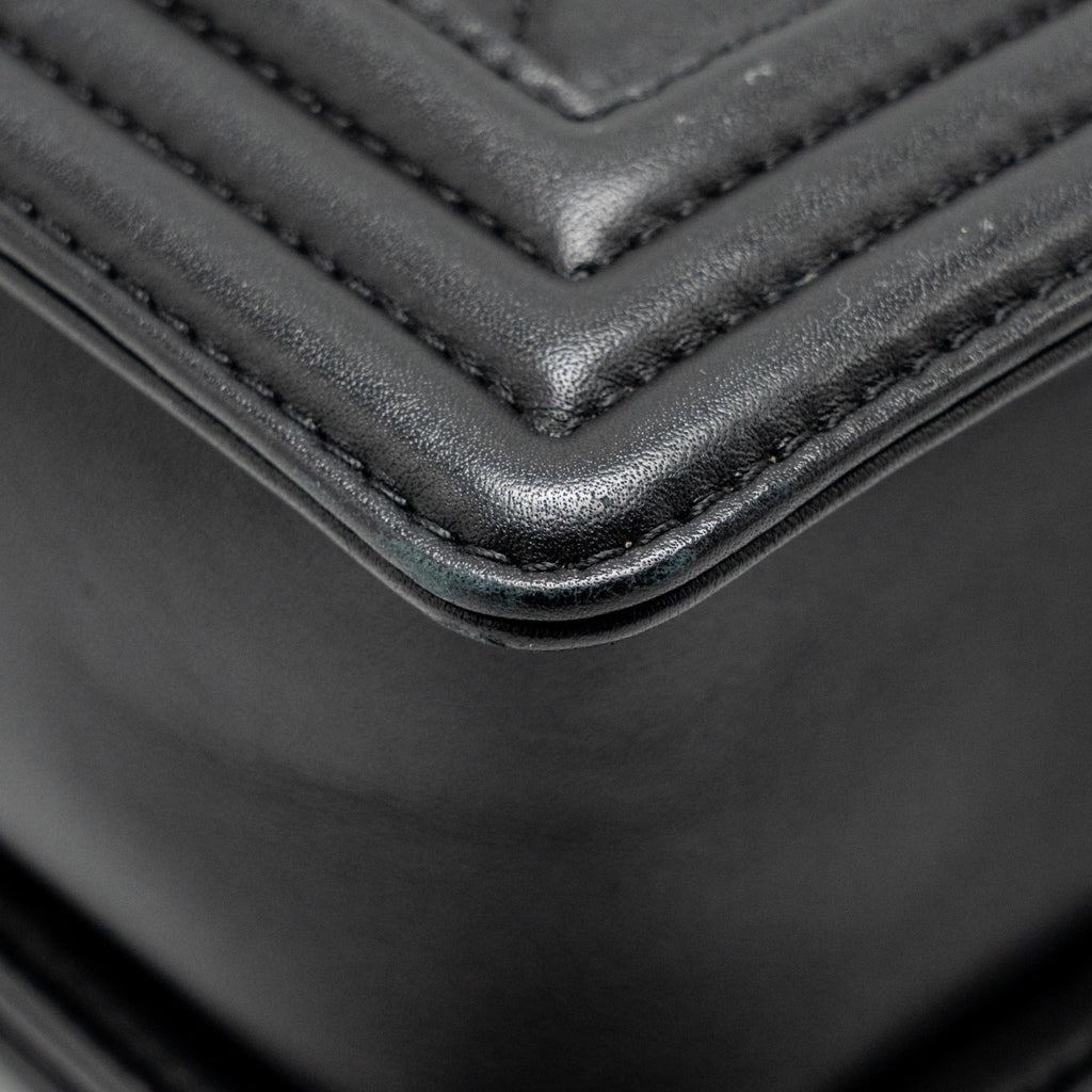 chanel-new-medium-boy-bag-calfskin-black-ruthenium-hardware