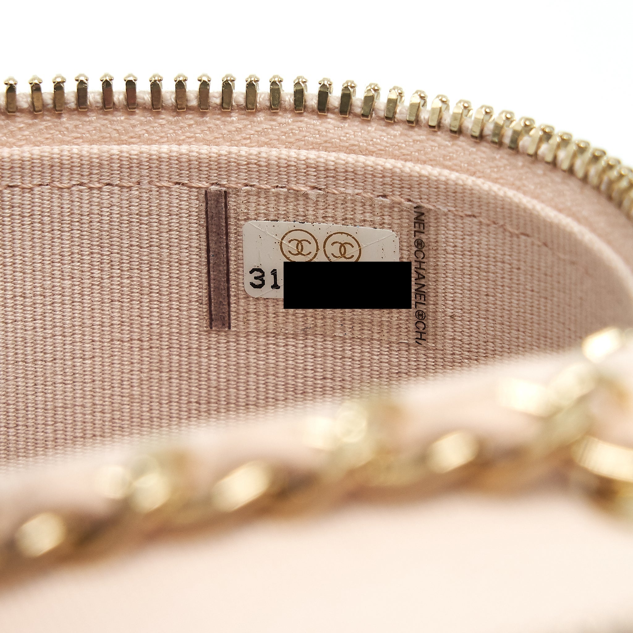 chanel-22c-light-beige-caviar-vertical-vanity-with-chain-lghw