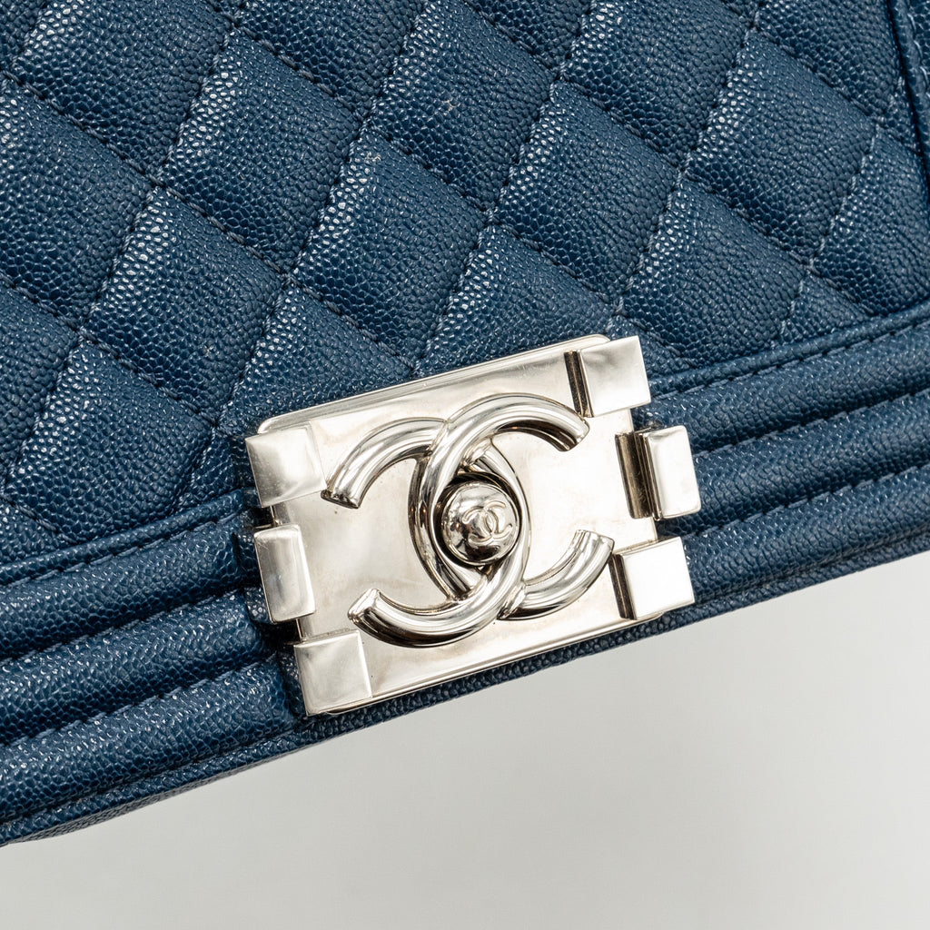 chanel-small-boy-bag-caviar-navy-shw