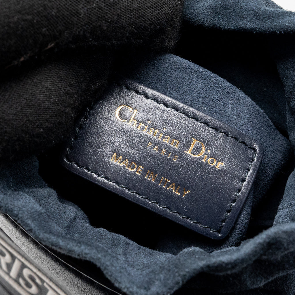 dior-micro-dior-vibe-bucket-bag-calfskin-blue-white-lghw