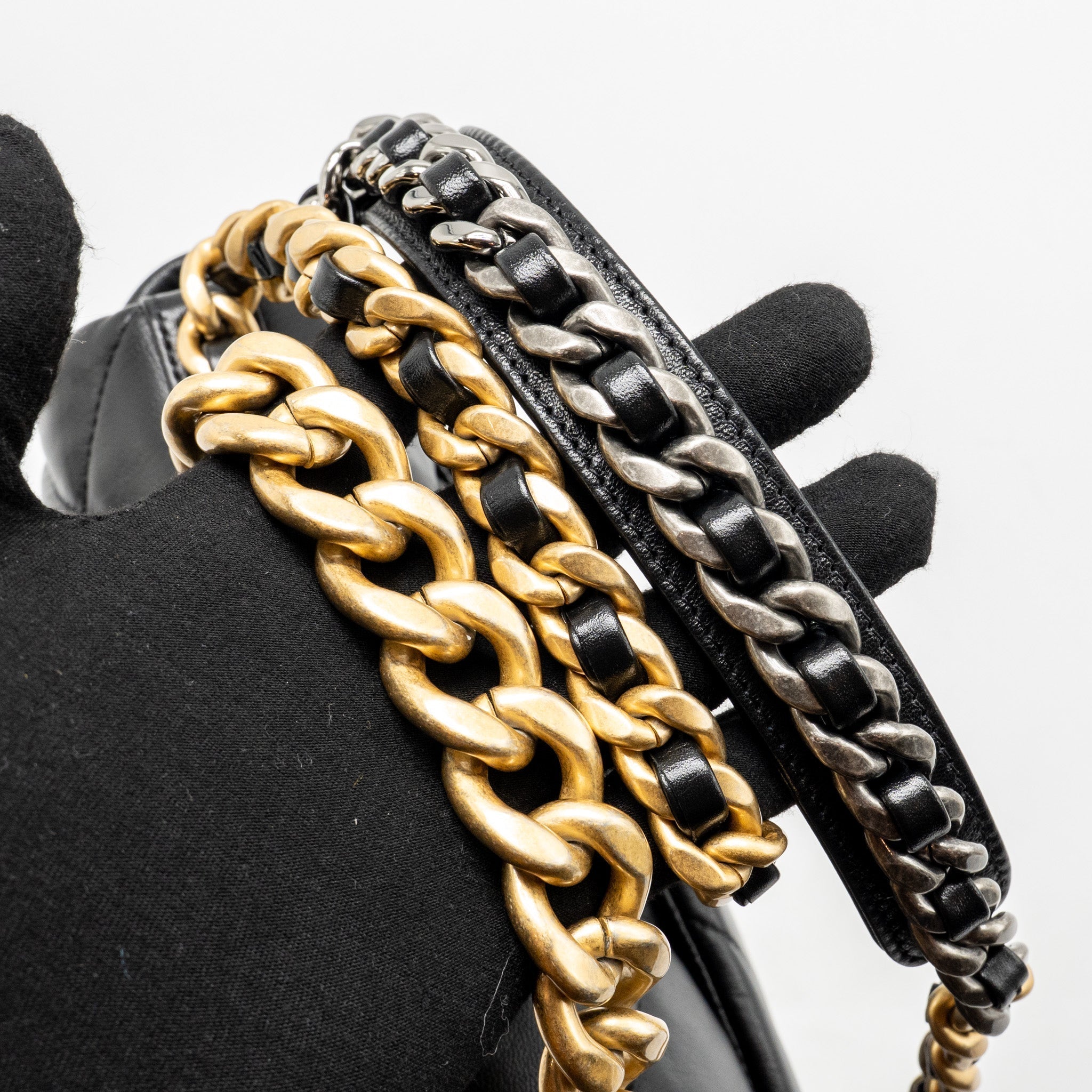 chanel-large-19-bag-goatskin-black-ghw