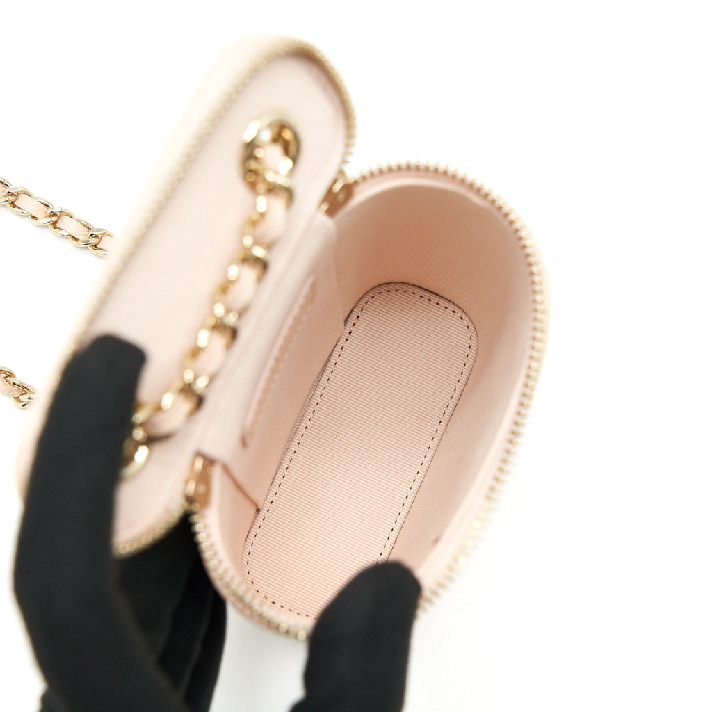 chanel-22c-light-beige-caviar-vertical-vanity-with-chain-lghw