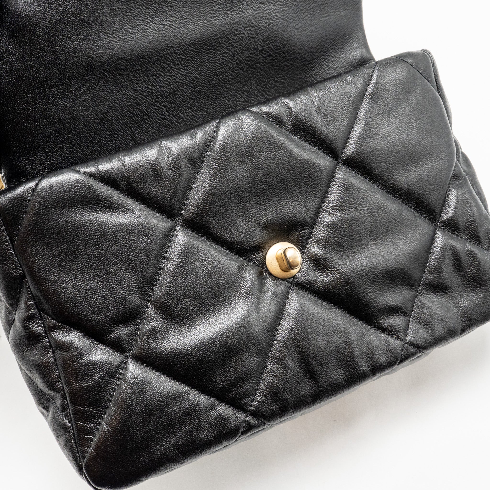 chanel-large-19-bag-goatskin-black-ghw