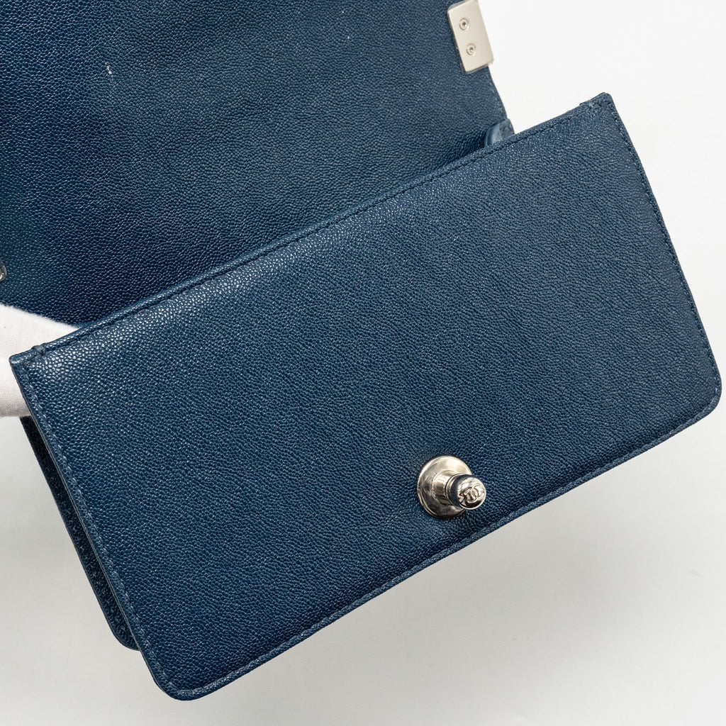 chanel-small-boy-bag-caviar-navy-shw