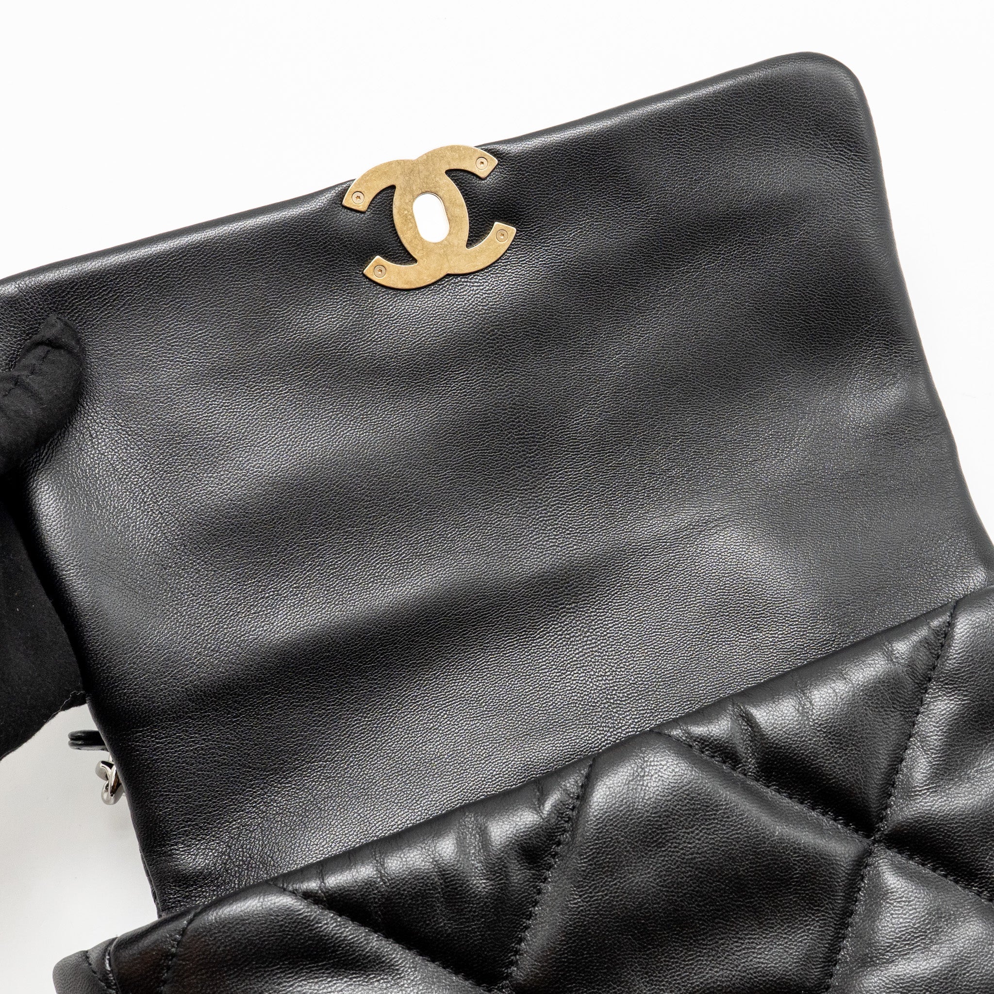 chanel-large-19-bag-goatskin-black-ghw