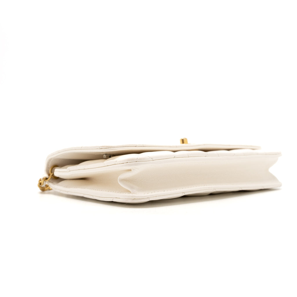 chanel-pearl-crush-wallet-on-chain-lambskin-white-brushed-ghw-microchip
