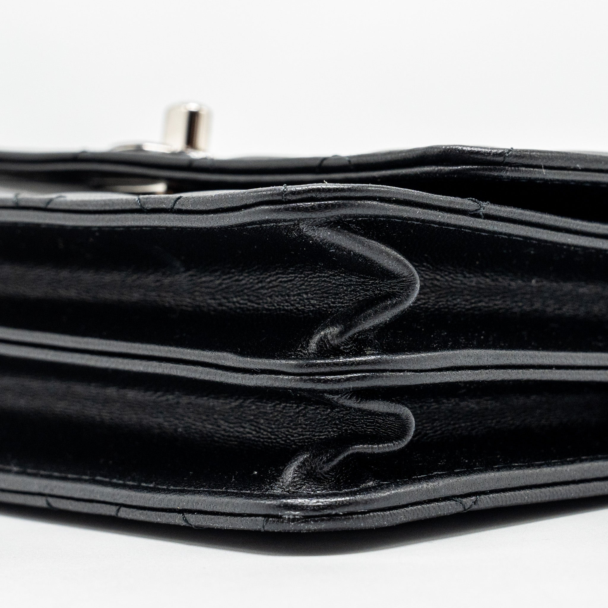 chanel-top-handle-mini-wallet-on-chain-flap-bag-lambskin-black-shwmicrochip