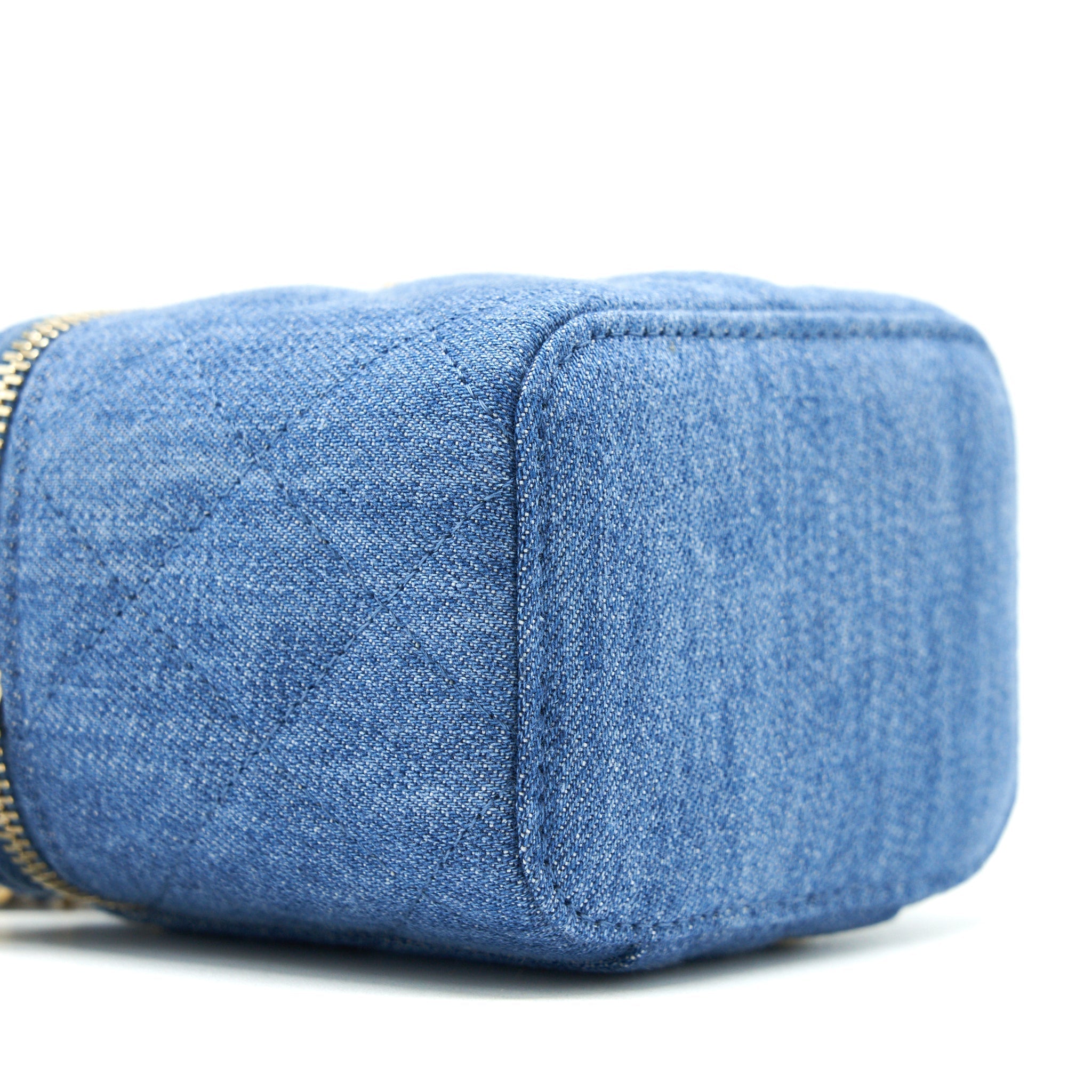 chanel-22c-pearl-crush-denim-mini-vanity-with-chain