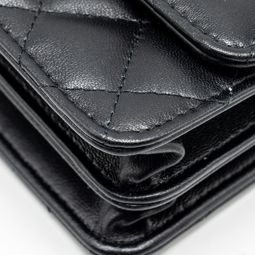 chanel-top-handle-mini-wallet-on-chain-flap-bag-lambskin-black-shwmicrochip