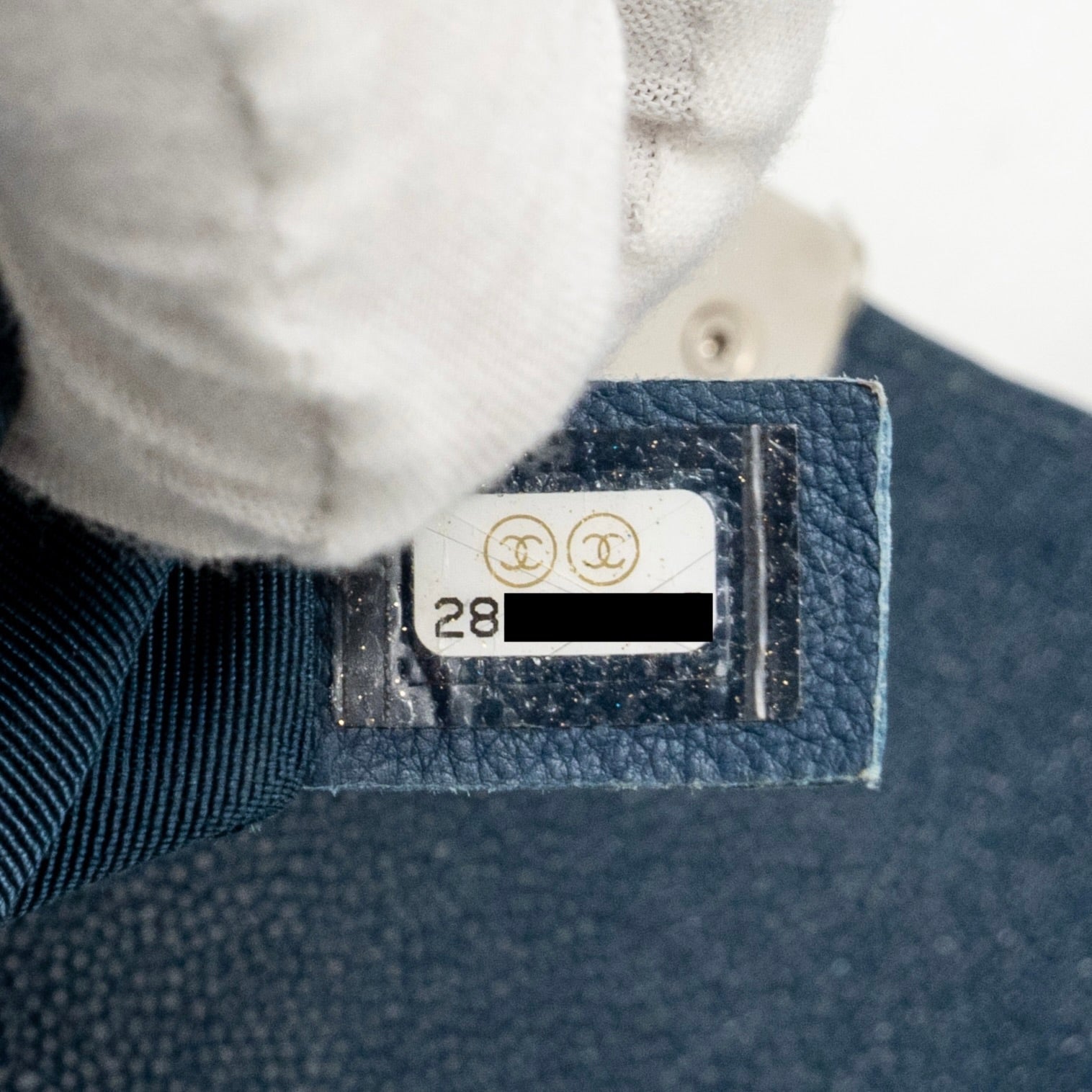 chanel-small-boy-bag-caviar-navy-shw