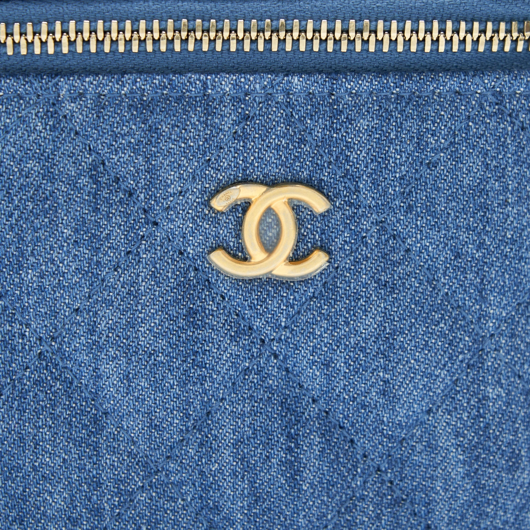 chanel-22c-denim-pearl-crush-mini-vanity-with-chain-ghw