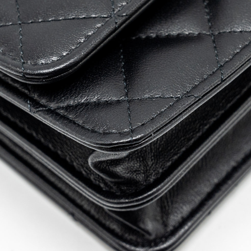 chanel-top-handle-mini-wallet-on-chain-flap-bag-lambskin-black-shwmicrochip