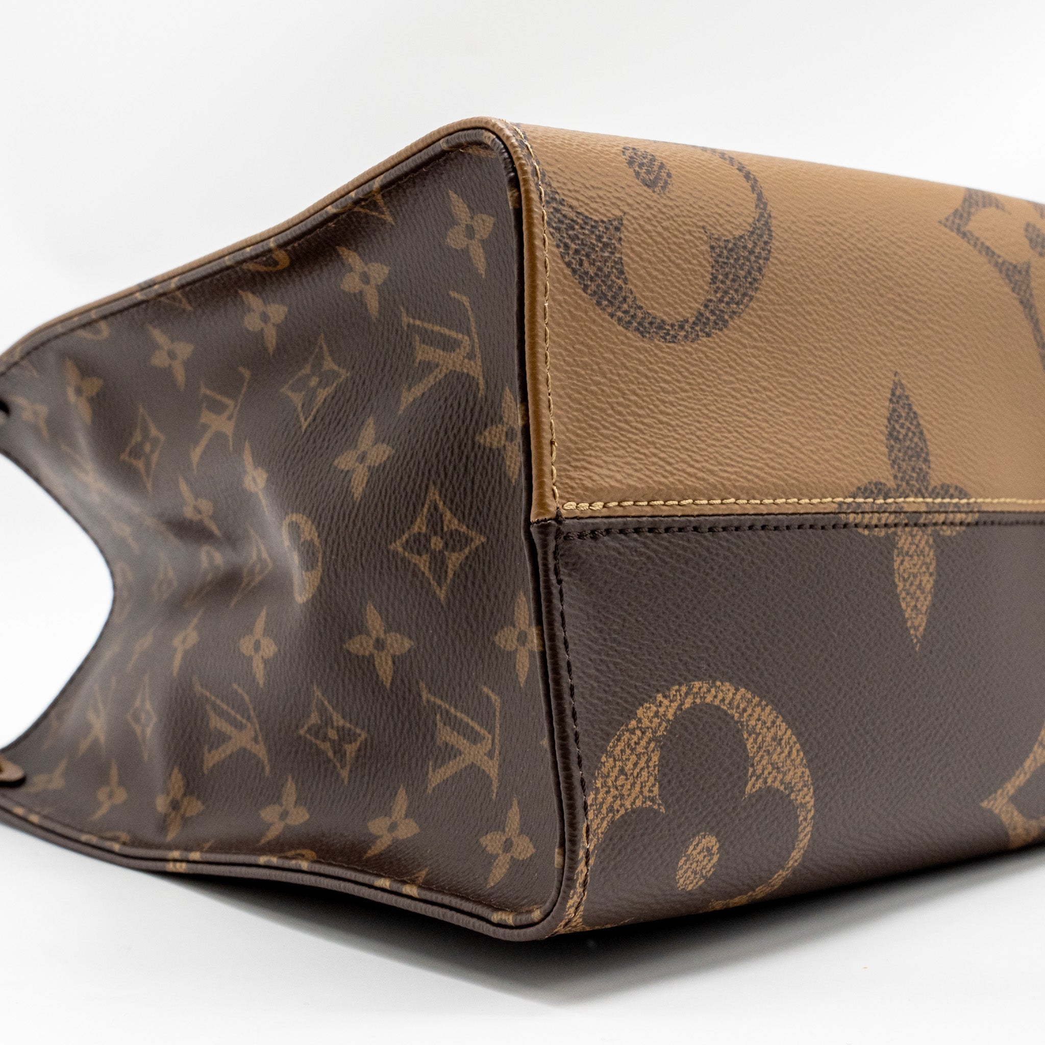 louis-vuitton-onthego-mm-monogram-reverse-canvas-ghw-1