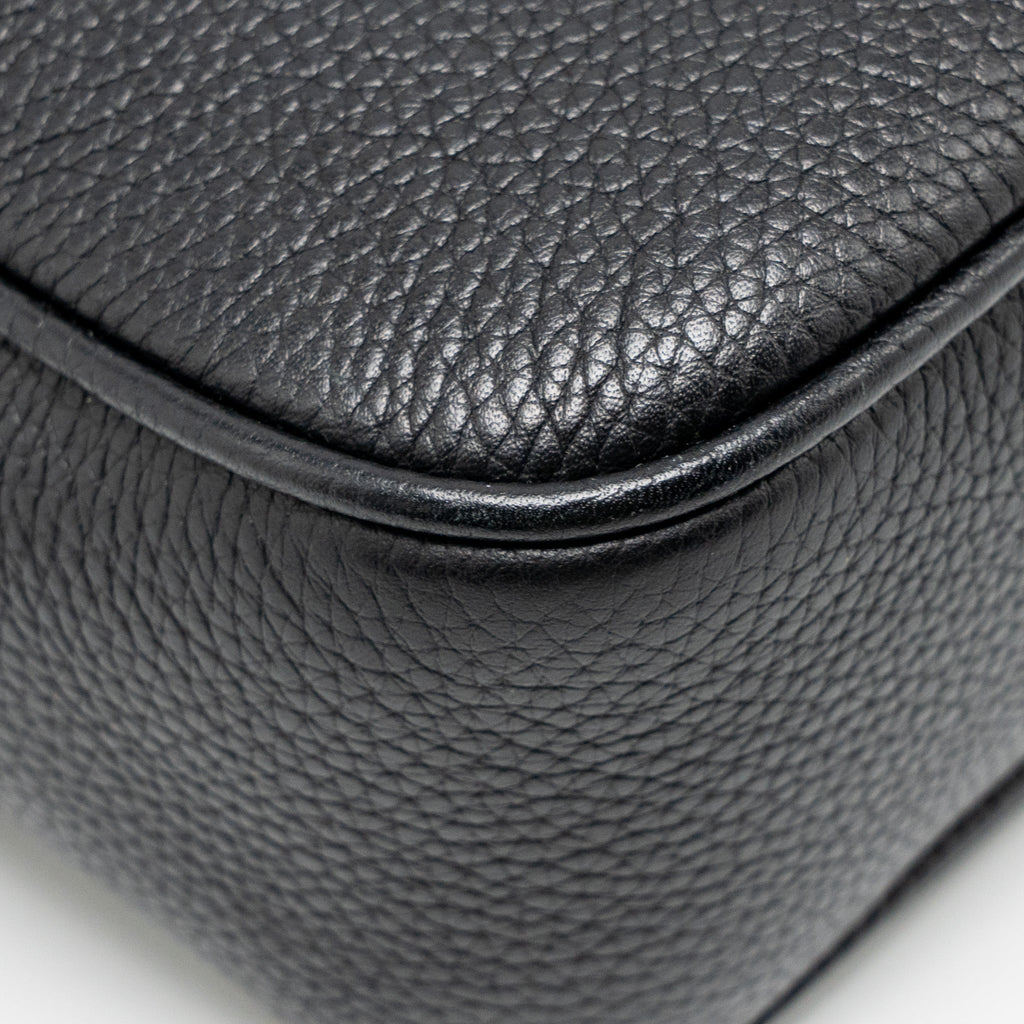 gucci-soho-disco-camera-crossbody-bag-calfskin-black-lghw-1