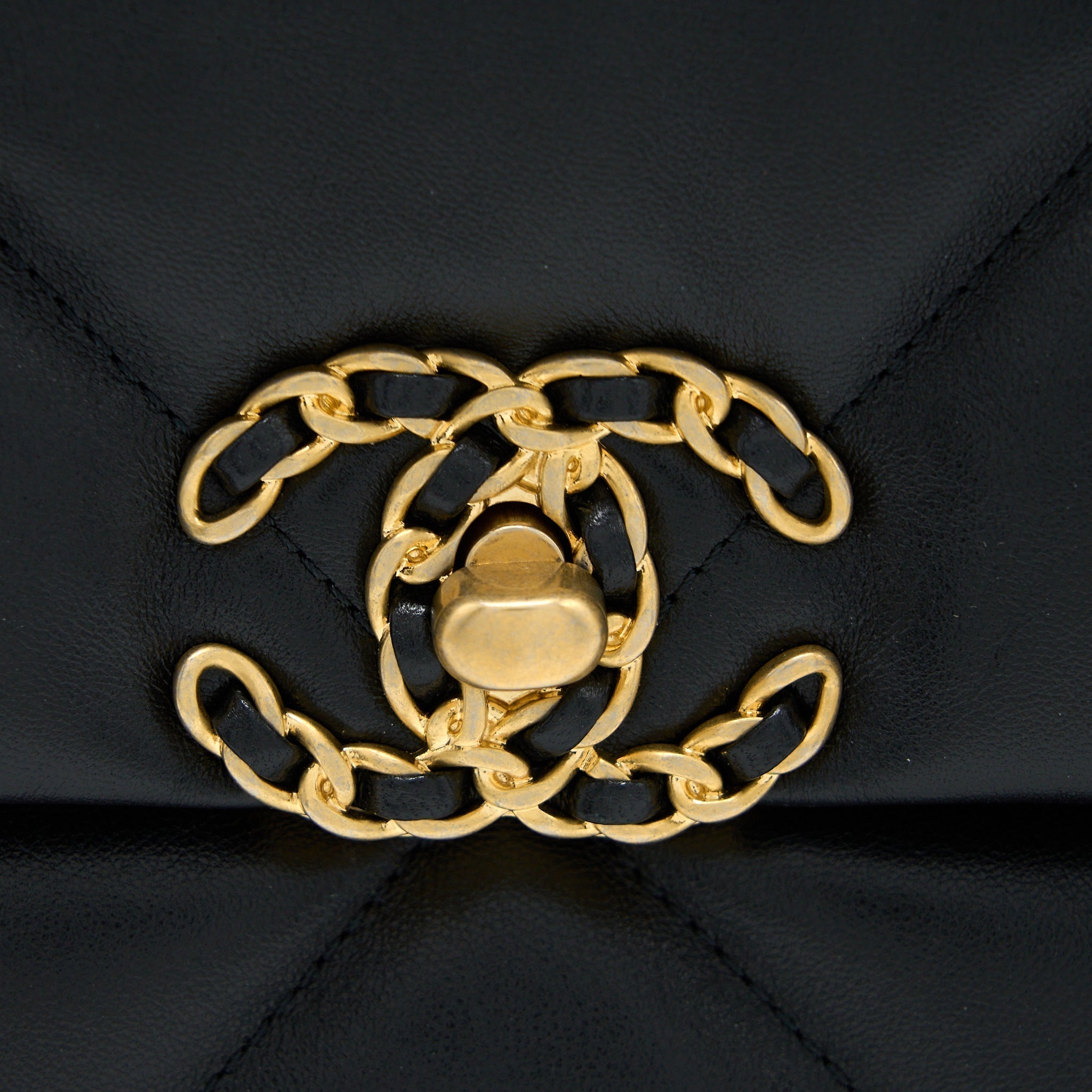 chanel-medium-19-bag-goatskin-black-multicolour-hardware-1
