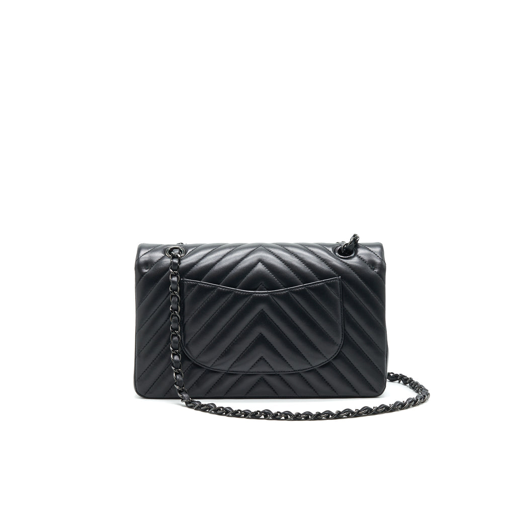 chanel-chevron-medium-clssic-double-flap-bag-so-black