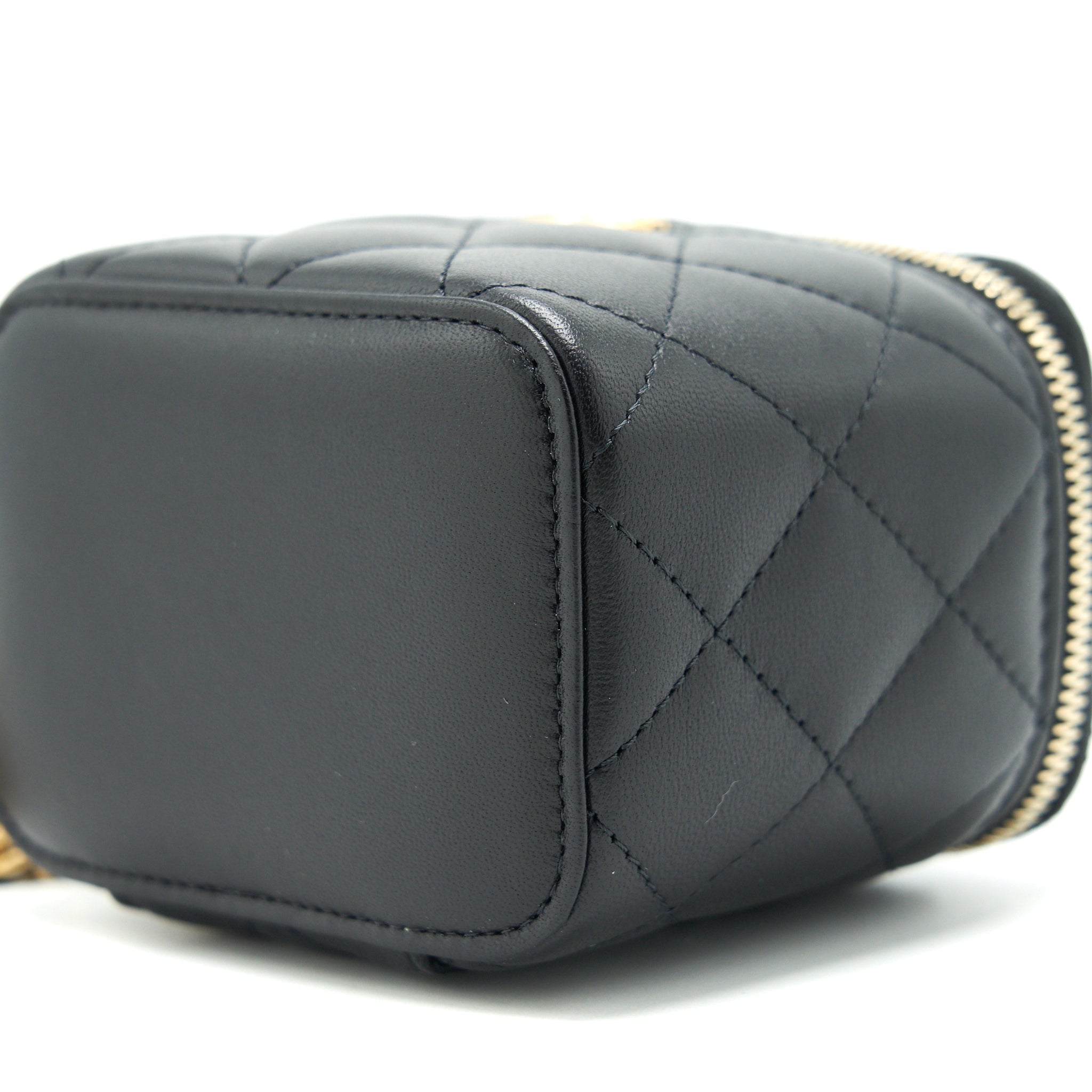 chanel-22c-pearl-crush-mini-vanity-with-chain-lambskin-black-ghw