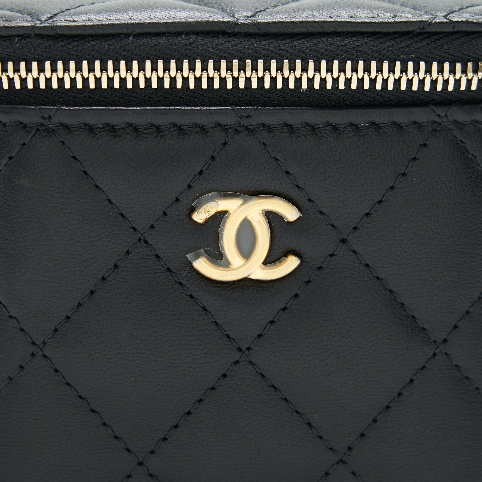 chanel-22c-pearl-crush-mini-vanity-with-chain-lambskin-black-ghw